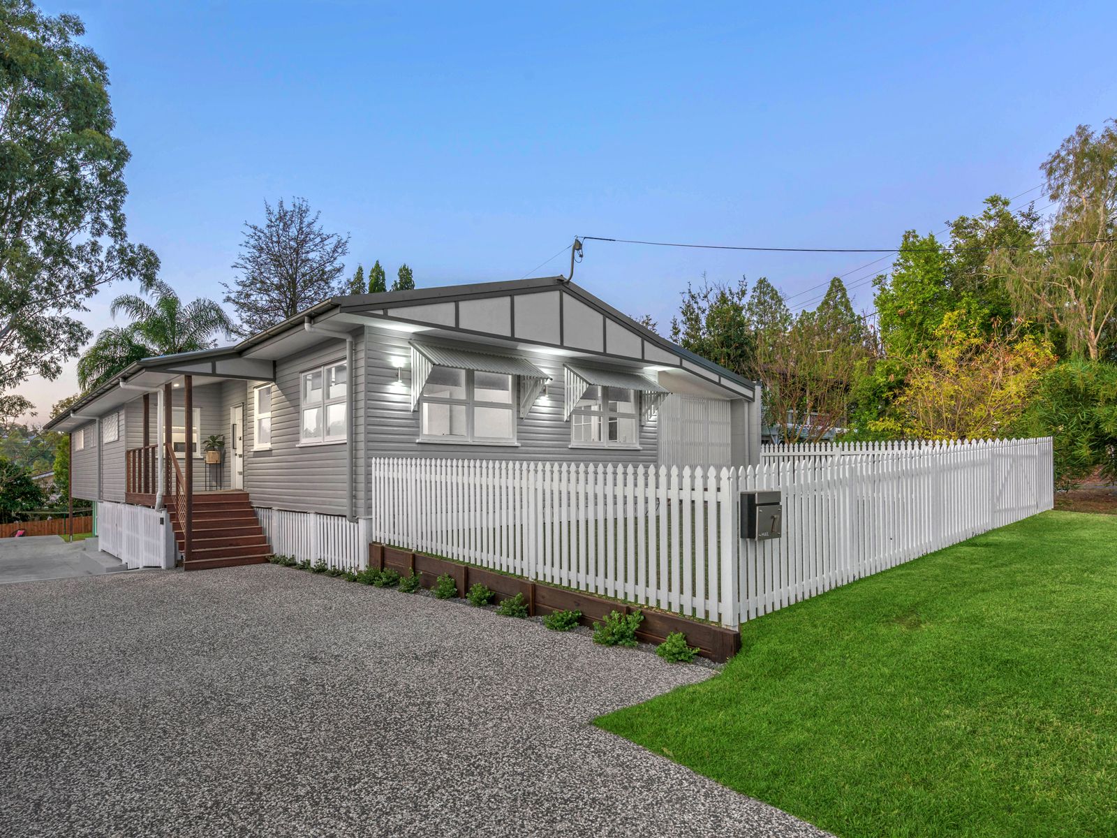 7 Elanora Street, Oxley, QLD 4075