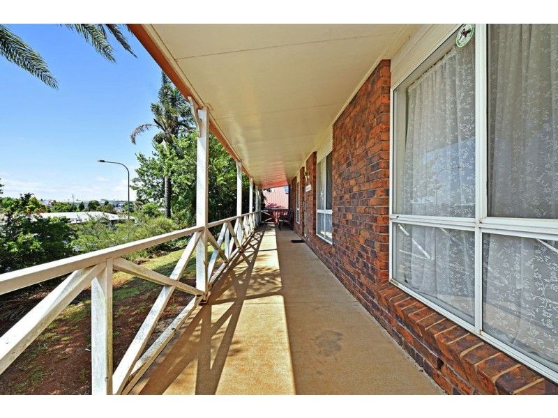 7 Moore Crescent, Wilsonton, QLD 4350