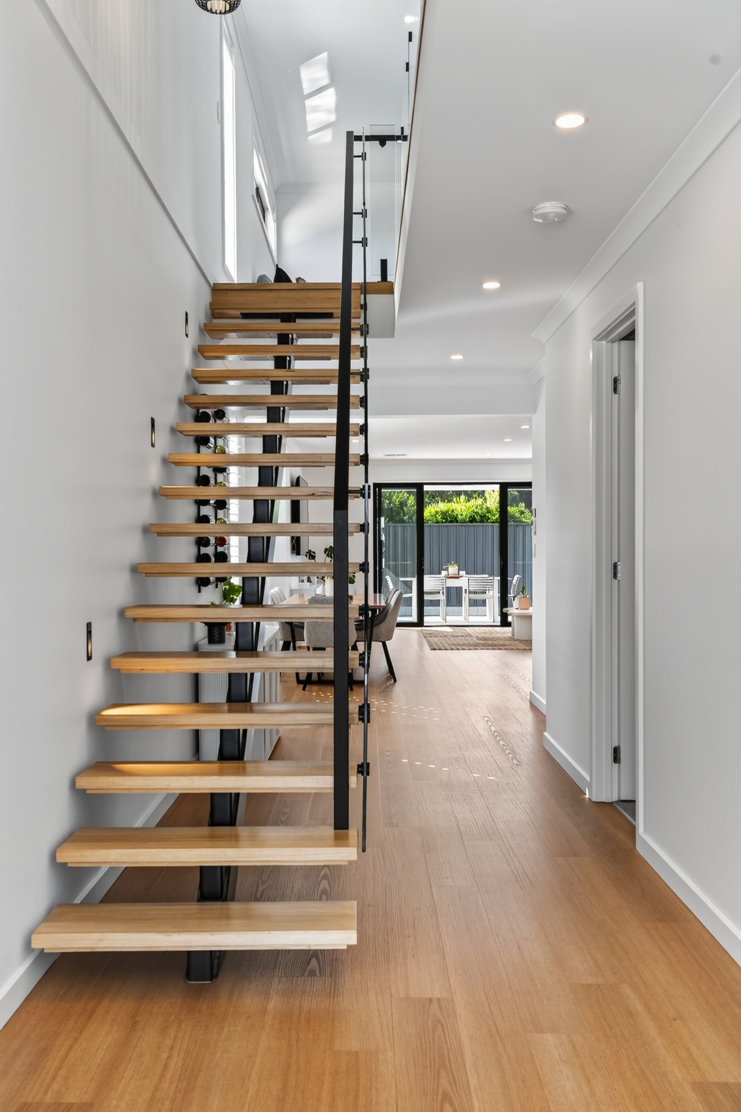 8 Lisa Place — photo 6 of 30