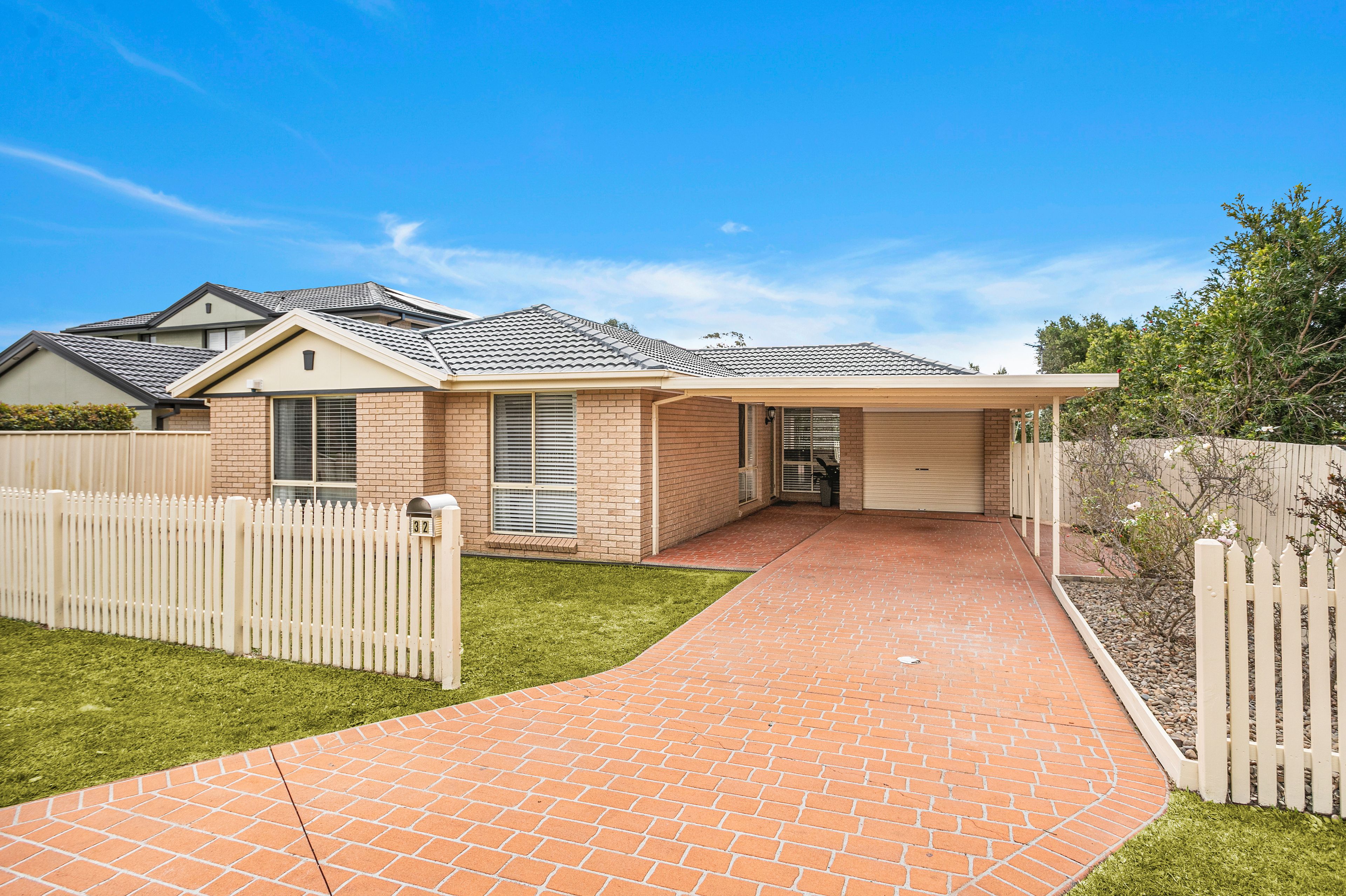 32 Fleet Crescent, Albion Park NSW 2527