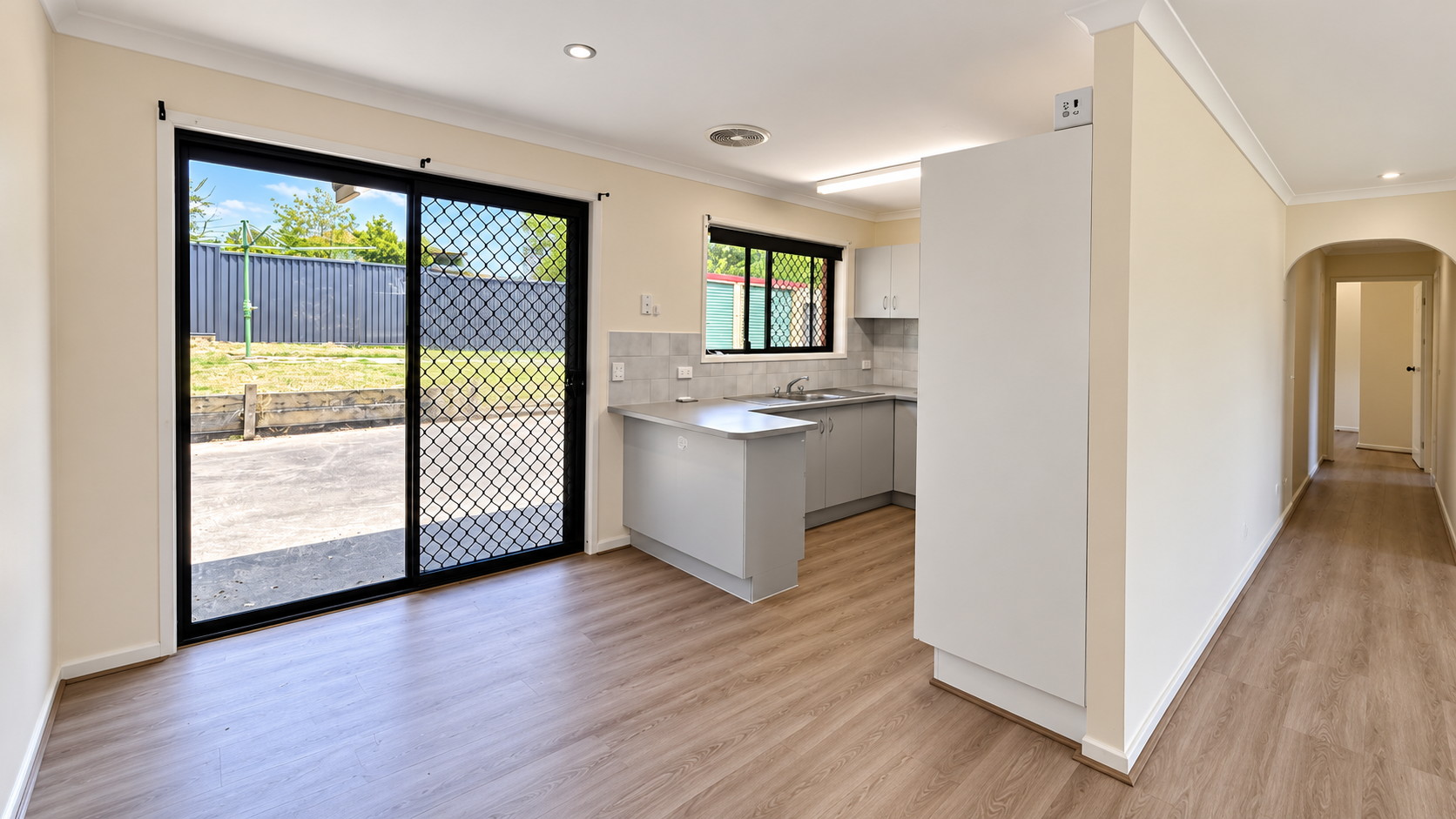 26 Coleen Court — photo 3 of 9