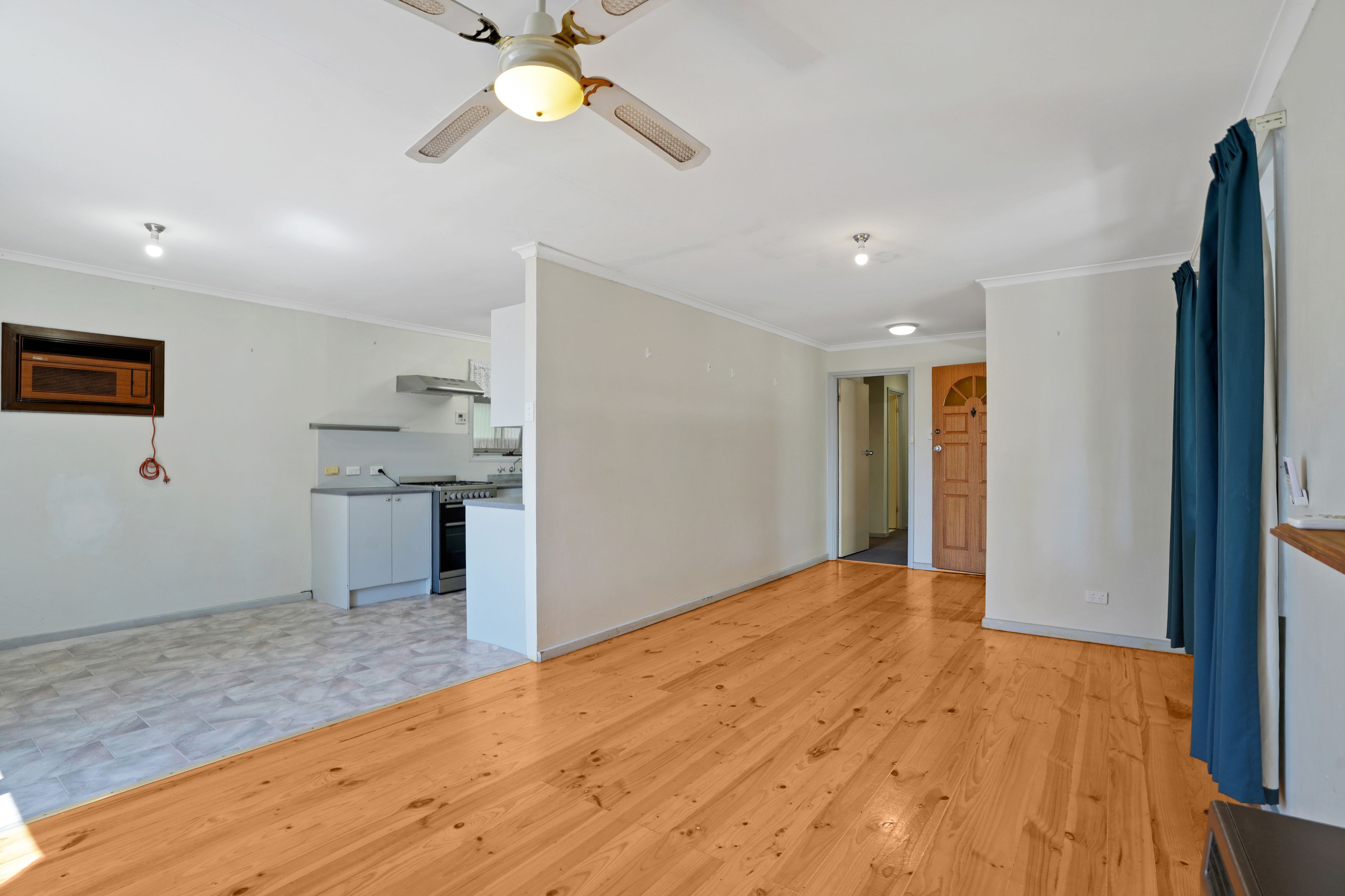 3 Lulama Crescent — photo 4 of 13