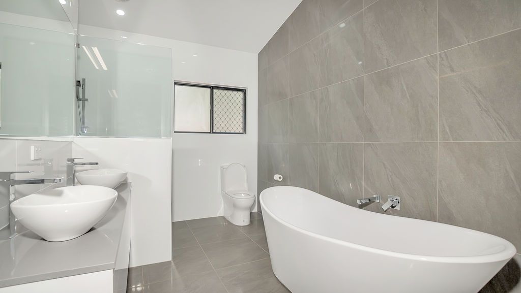 26 Amberwood Crescent — photo 6 of 11