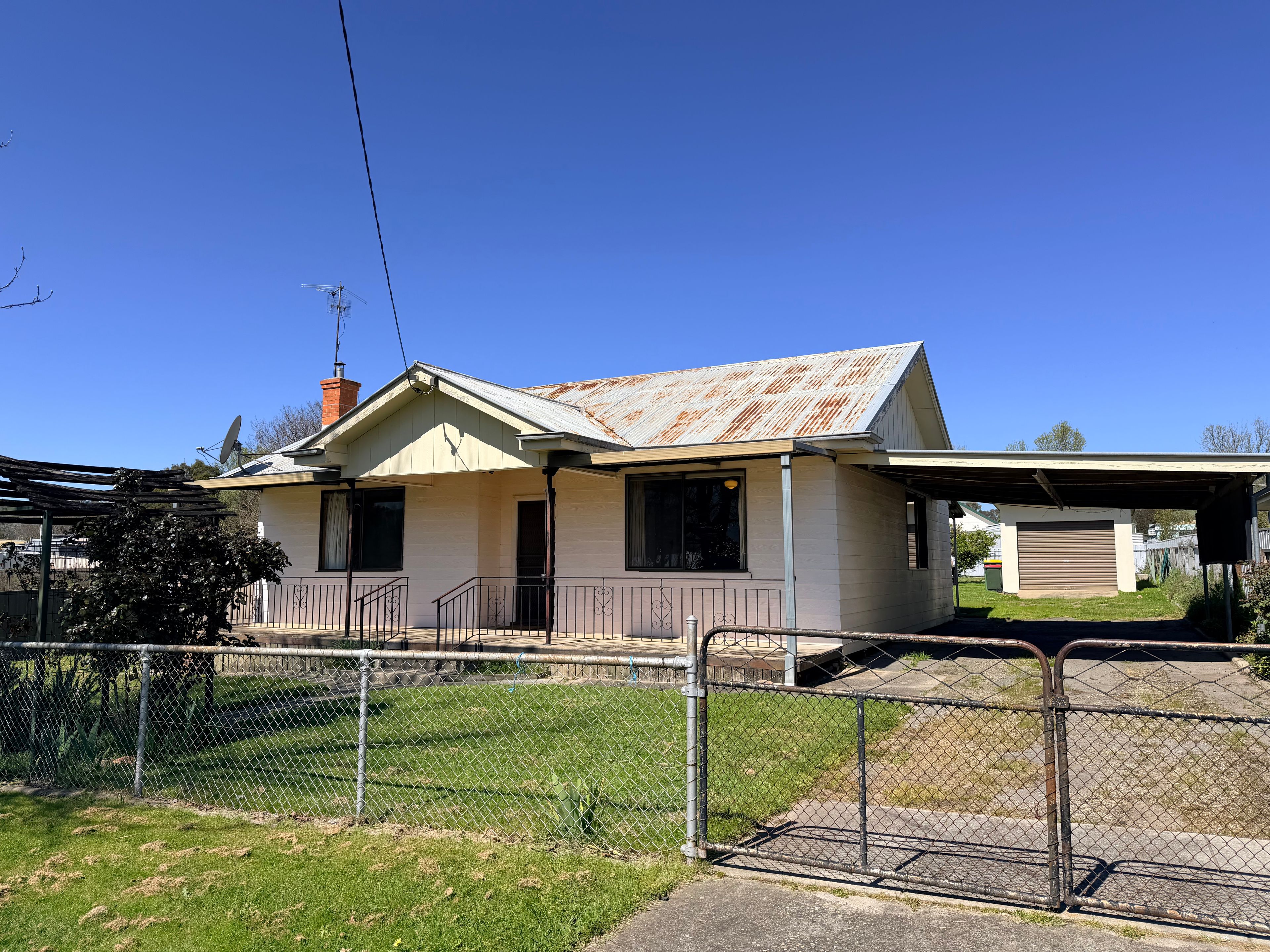 199 Hanson Street, Corryong, VIC 3707