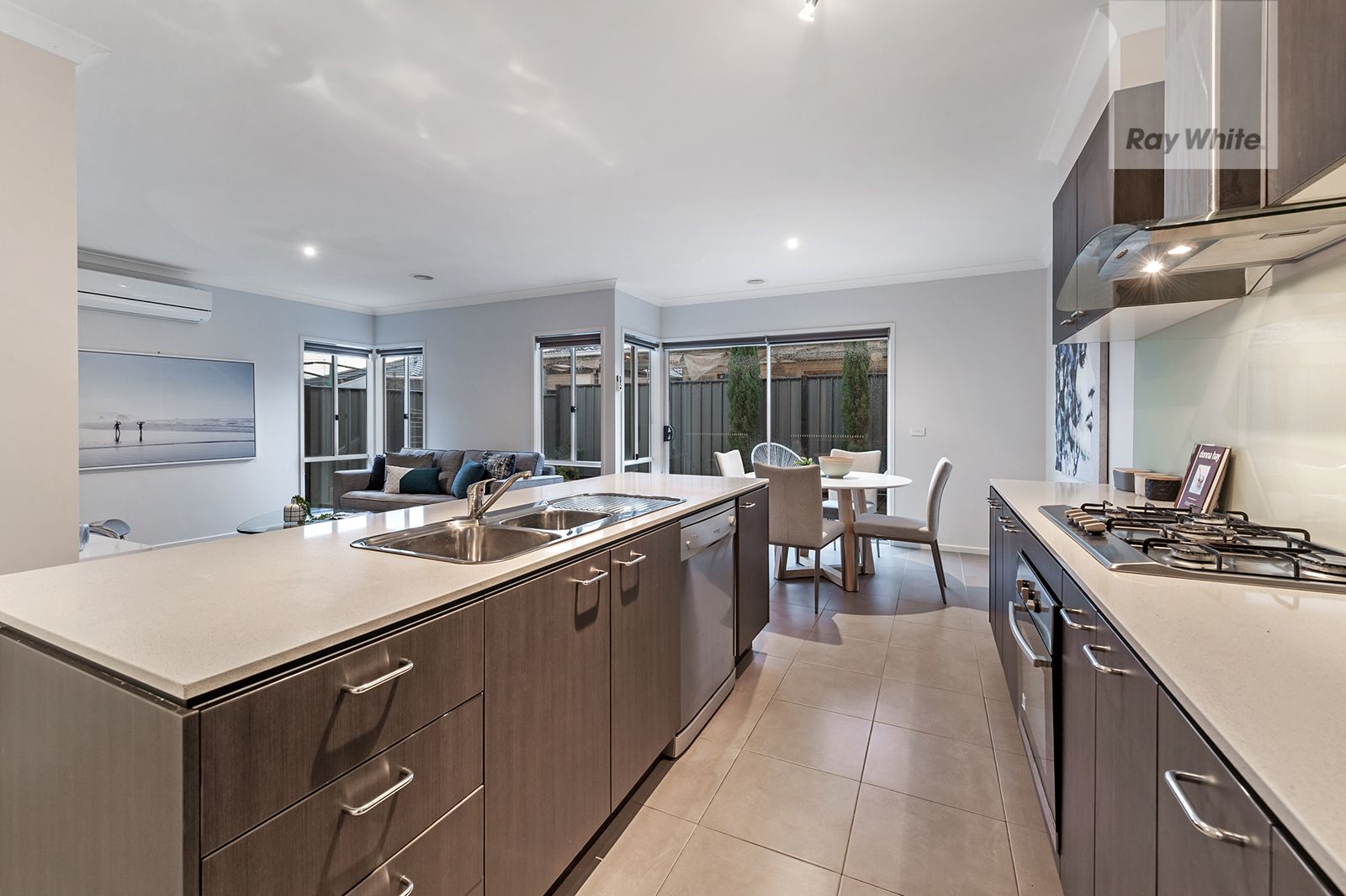 10 Crosskeys Road, Craigieburn, VIC 3064