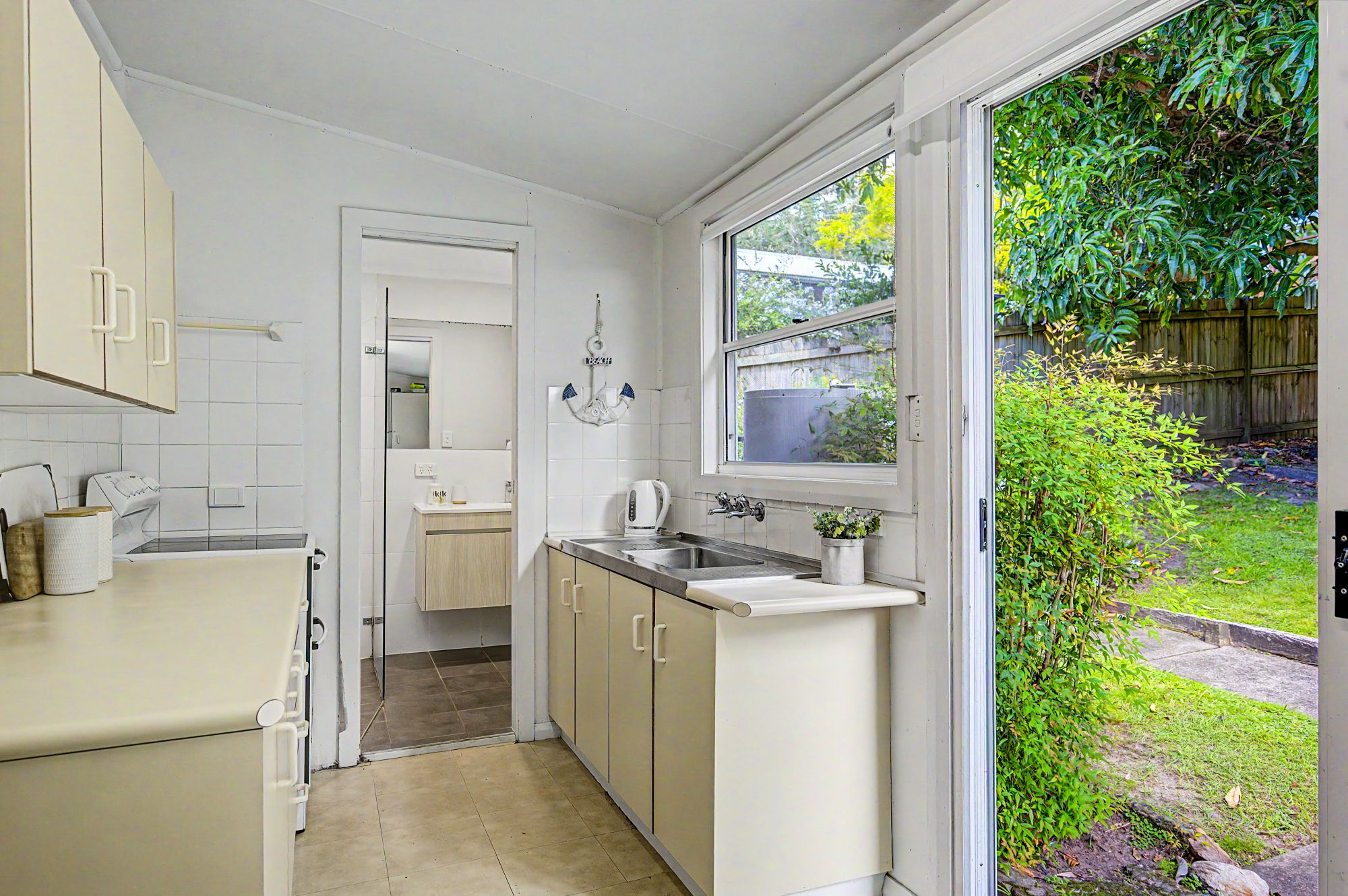144 Araluen Drive — photo 11 of 17
