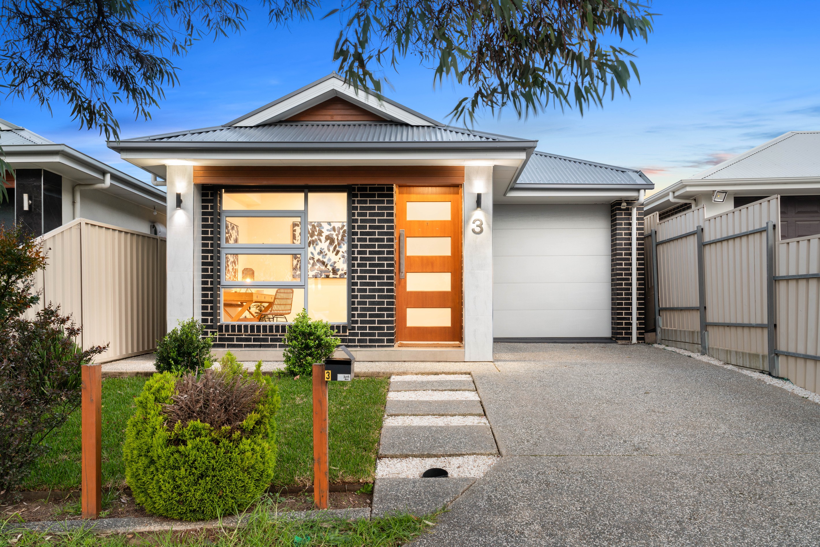 3 Carolan Crescent, Valley View, SA 5093