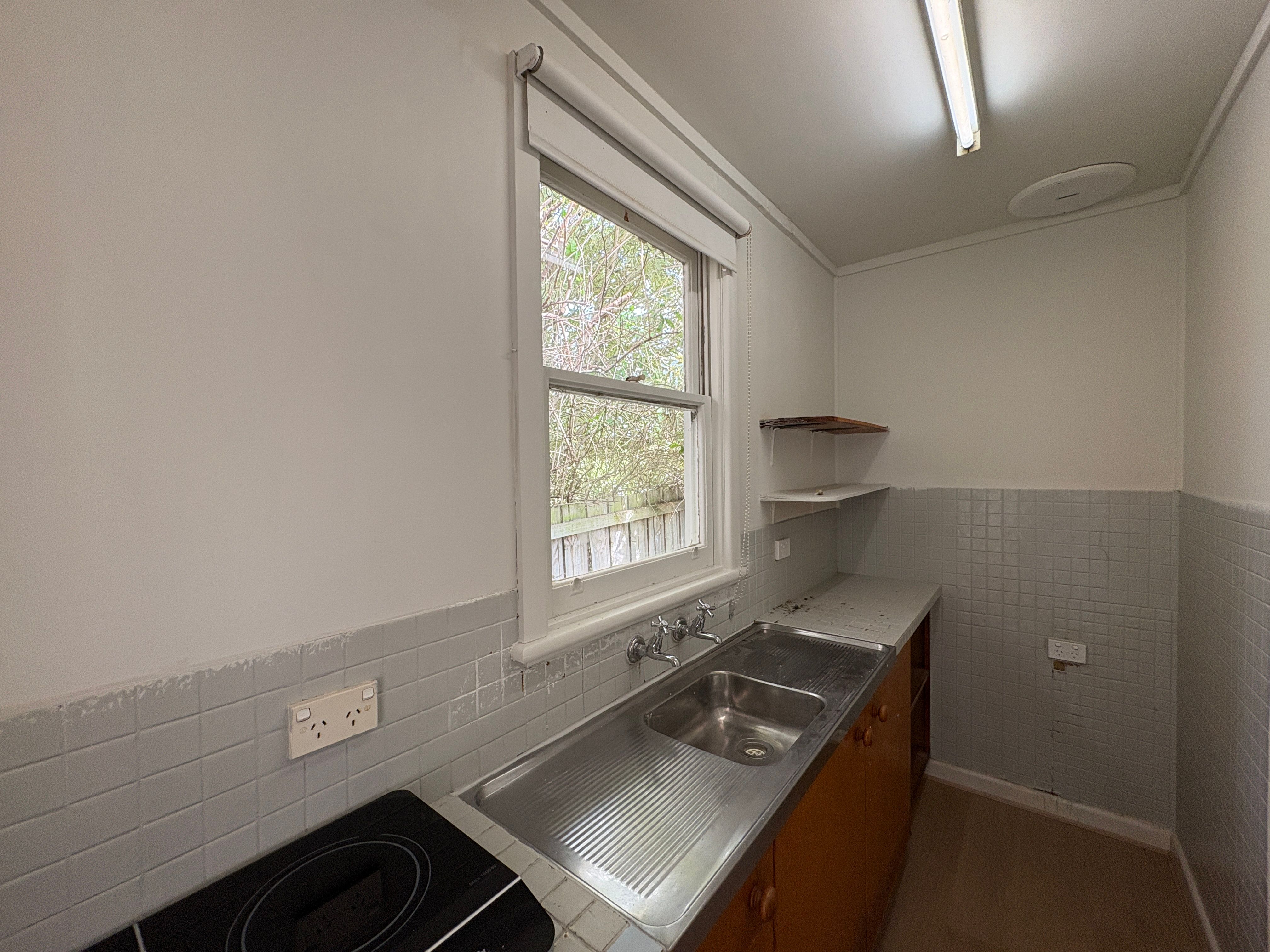 2/51 Wollaston Road — photo 3 of 4
