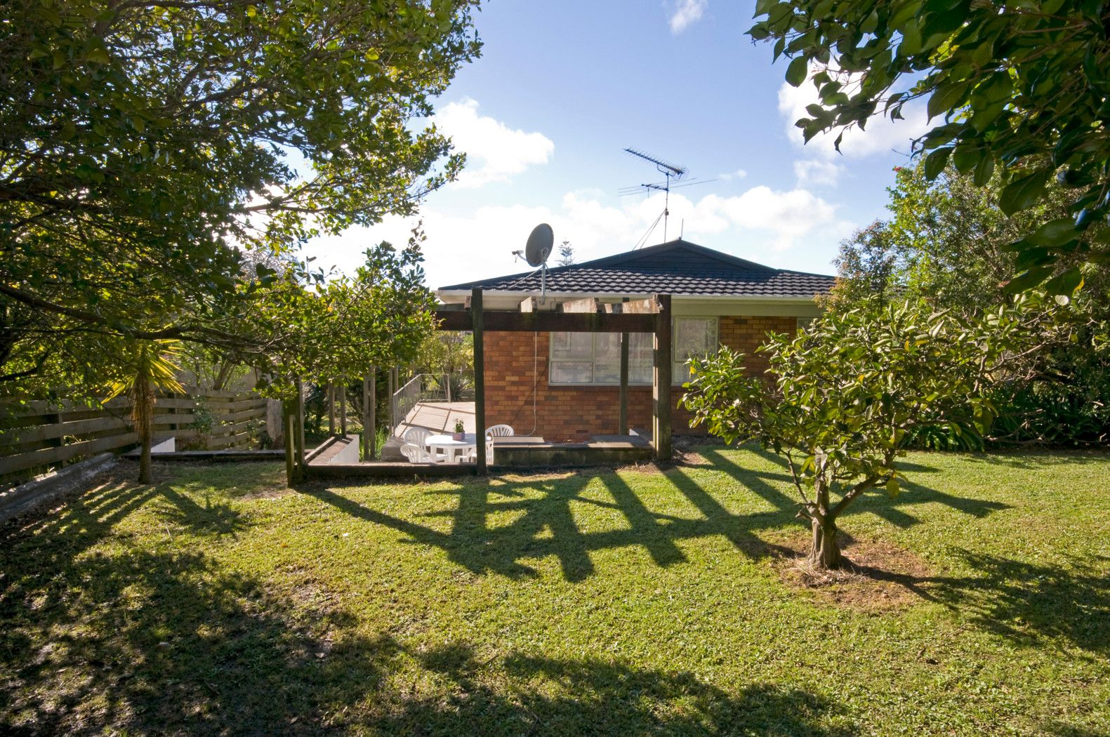 29B Glenmore Road, Farm Cove, Manukau City