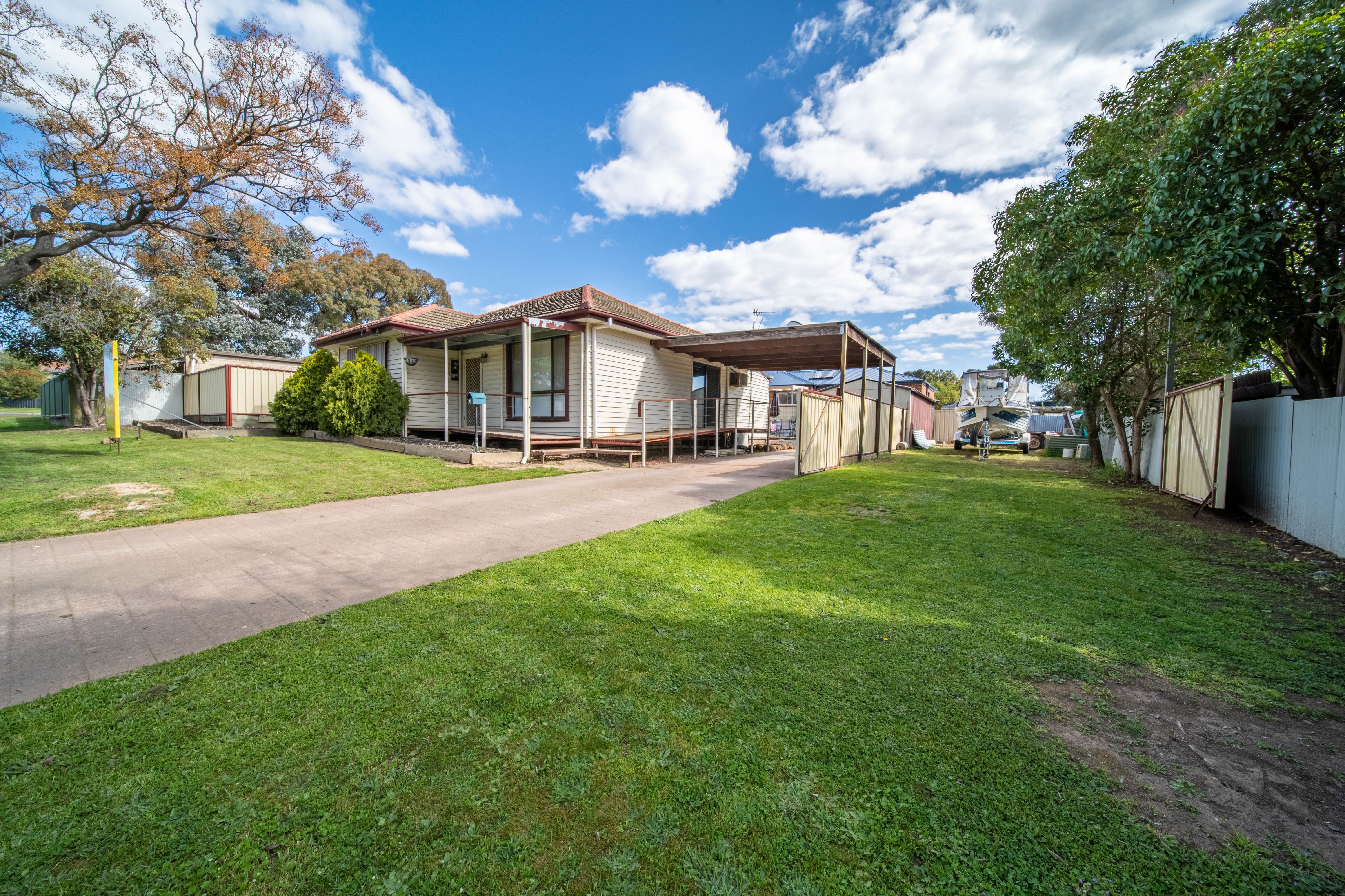15 Christian Street, California Gully, VIC 3556