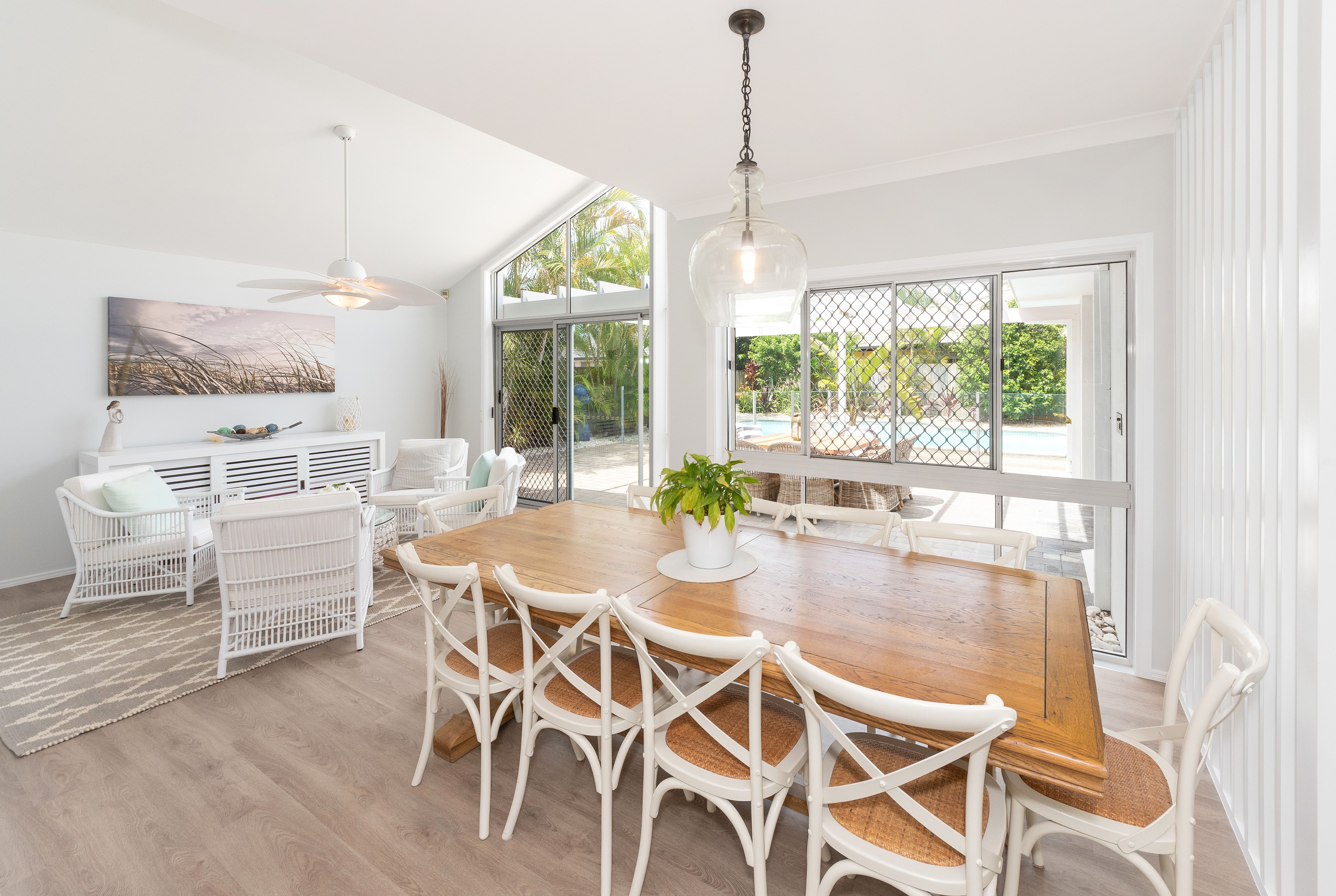 2 Monteclair Court, Mermaid Waters QLD 4218