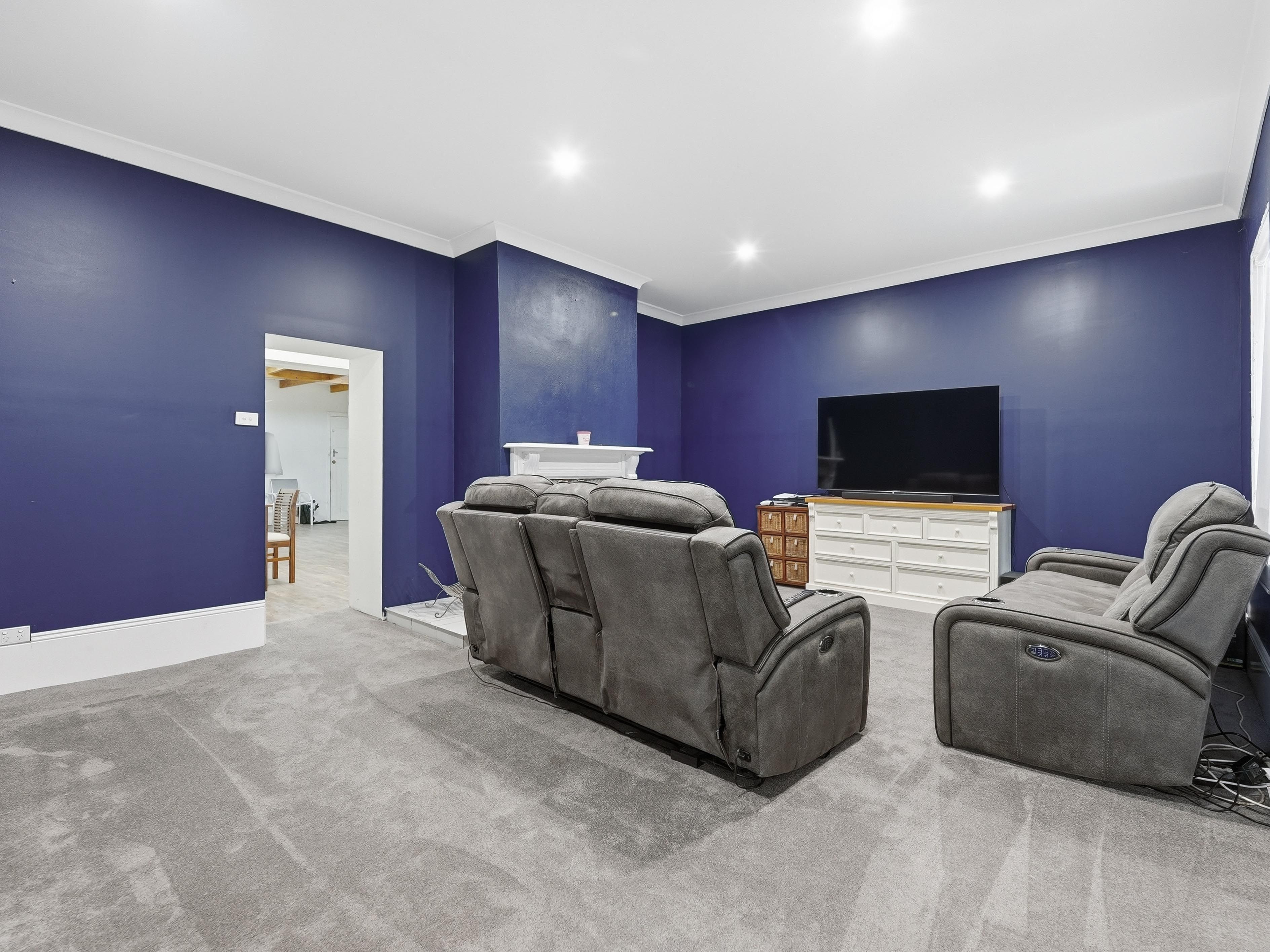11-13 Olive Street — photo 4 of 25