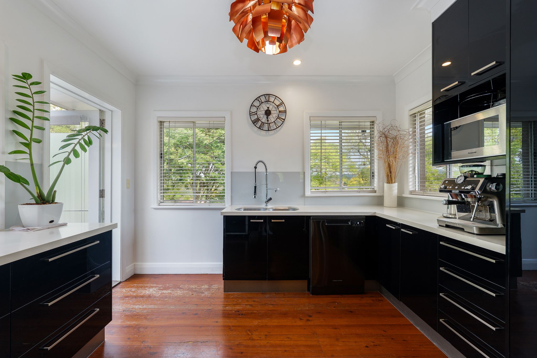 7 Yates Avenue — photo 4 of 21
