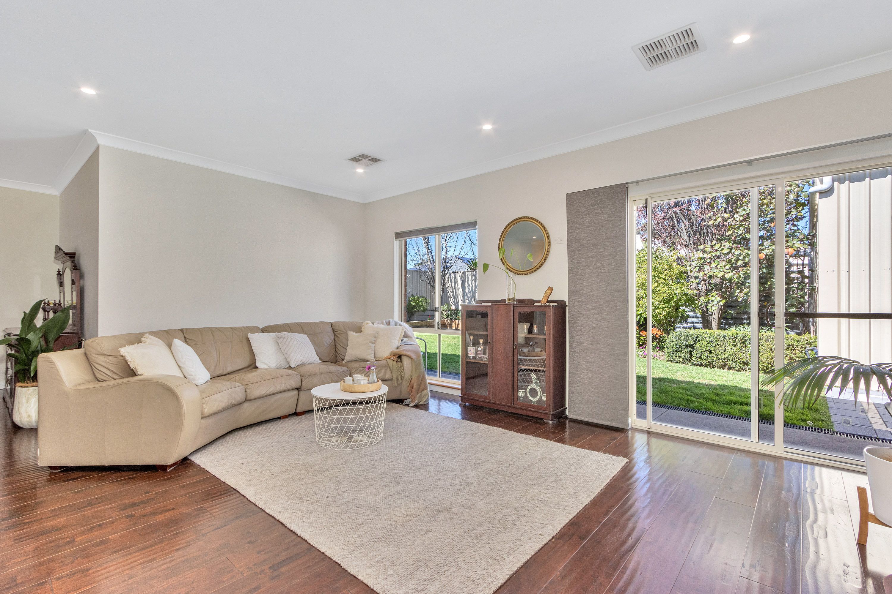8 Clyde Court — photo 12 of 30