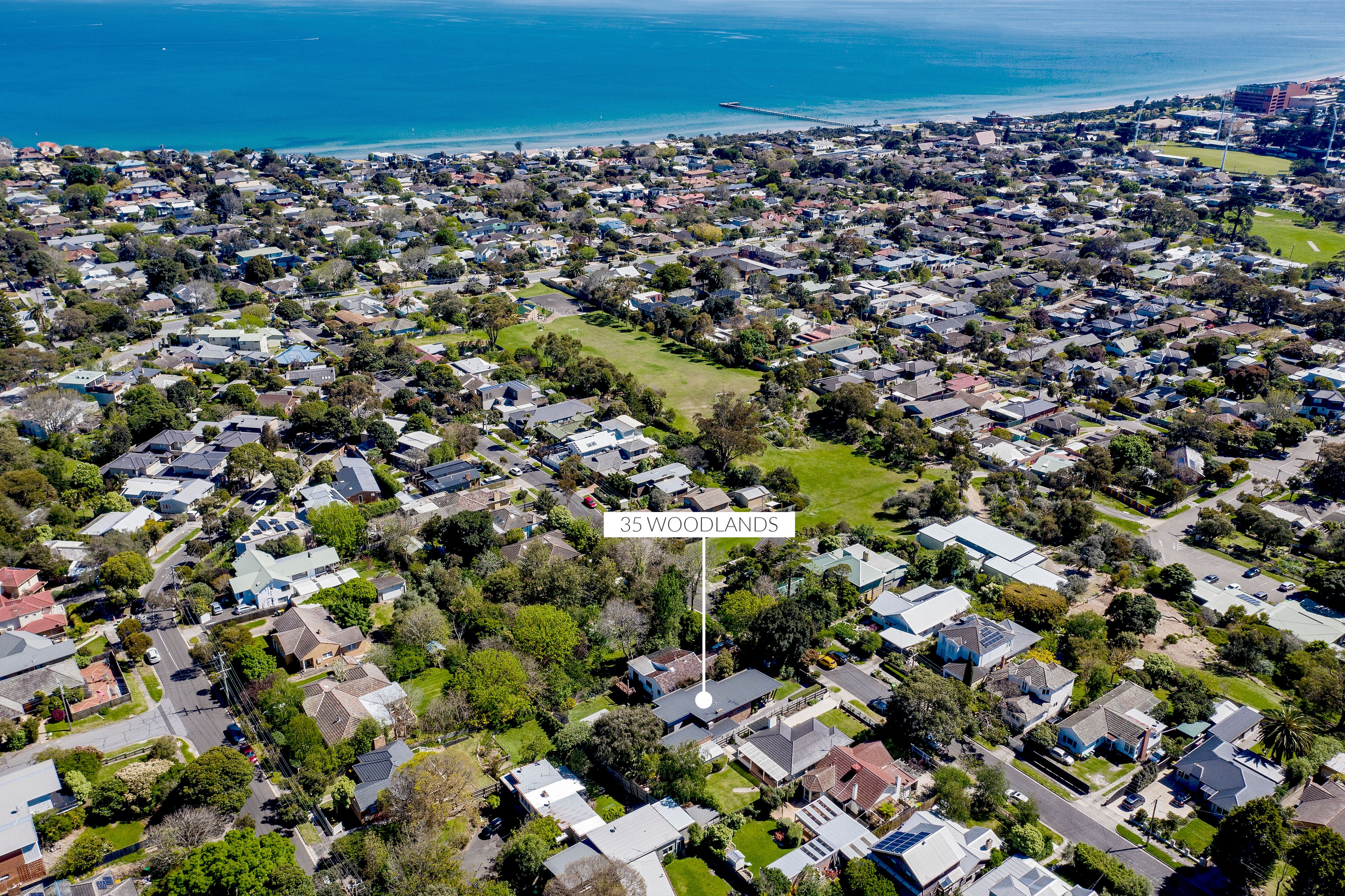 35 Woodlands Grove, Frankston, VIC 3199