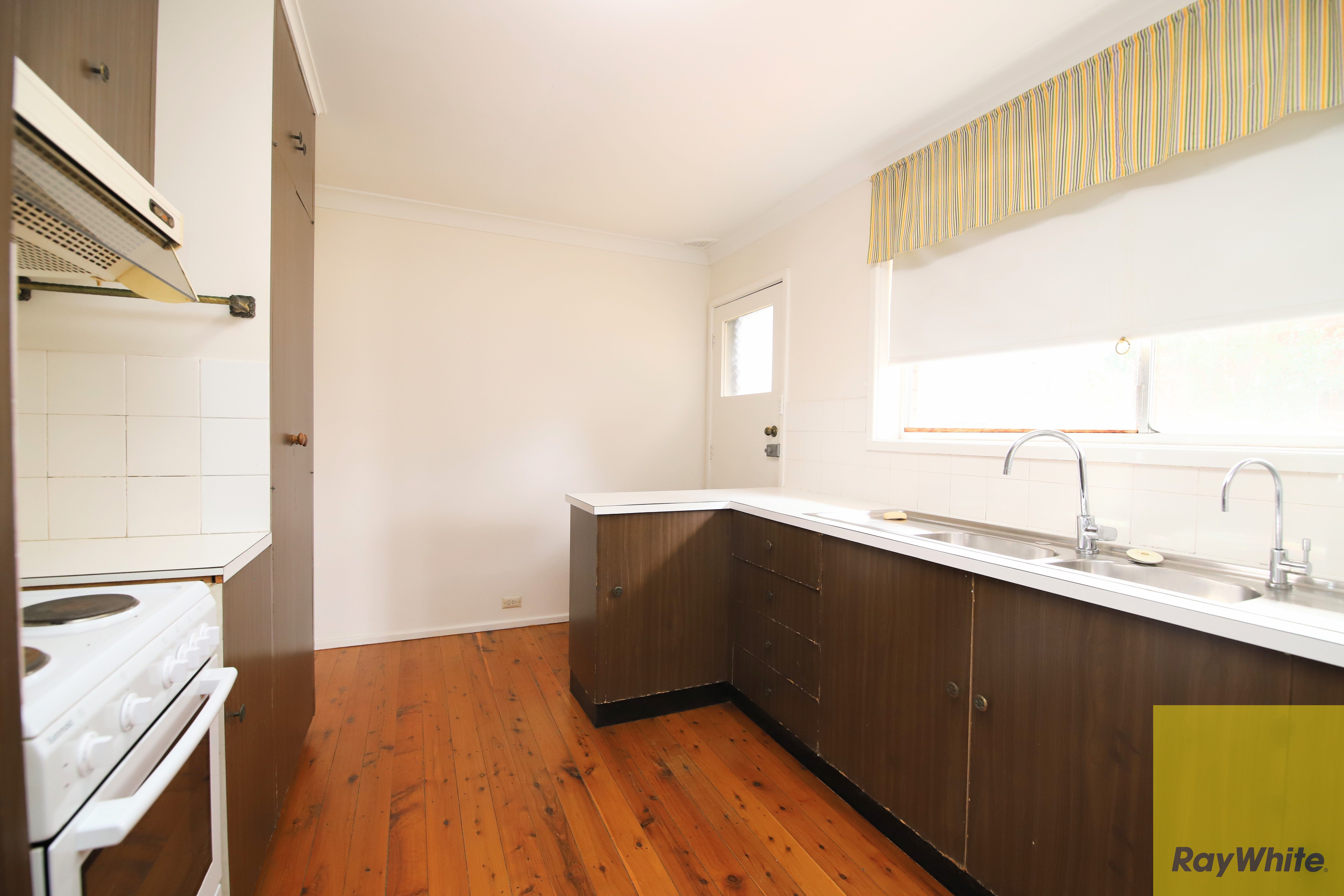 14 Donington Avenue — photo 6 of 11