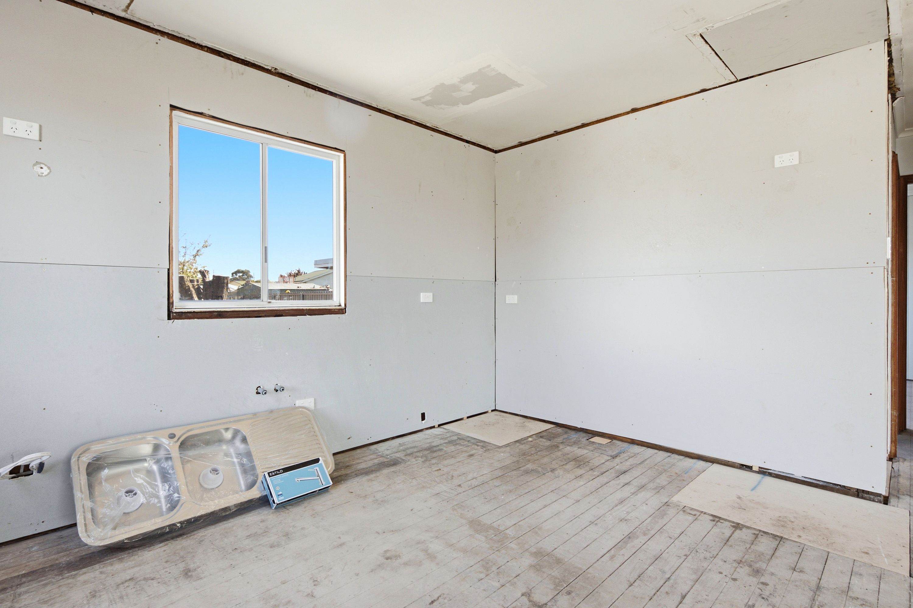 11 Mayfield Street — photo 4 of 23
