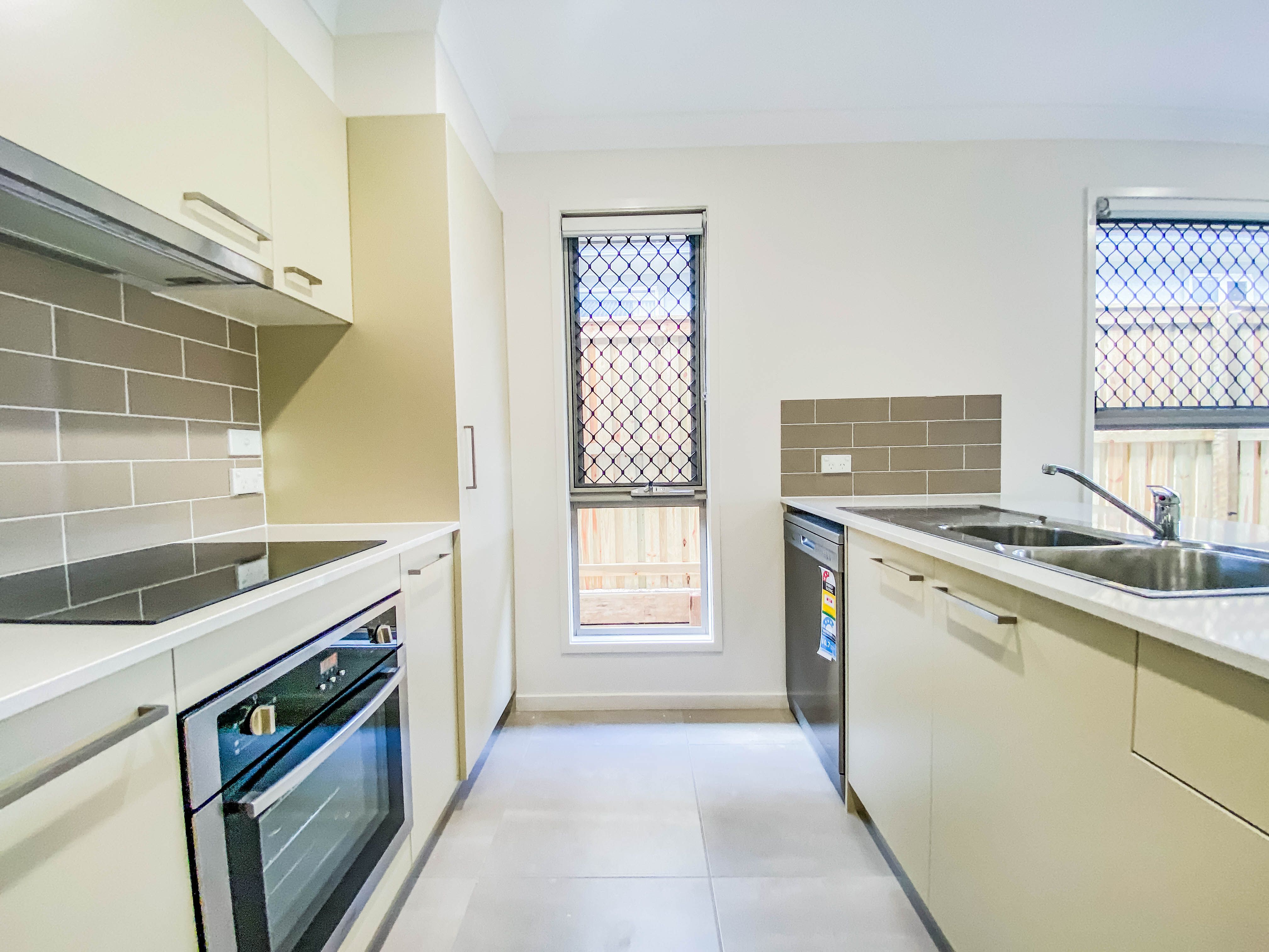 9 Therese Circuit, Augustine Heights, QLD 4300