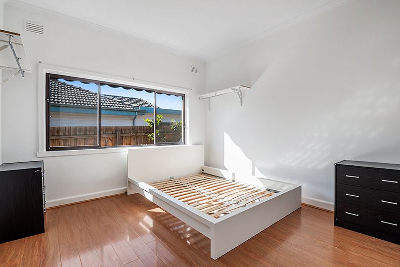 2 Clunes Street — photo 9 of 16