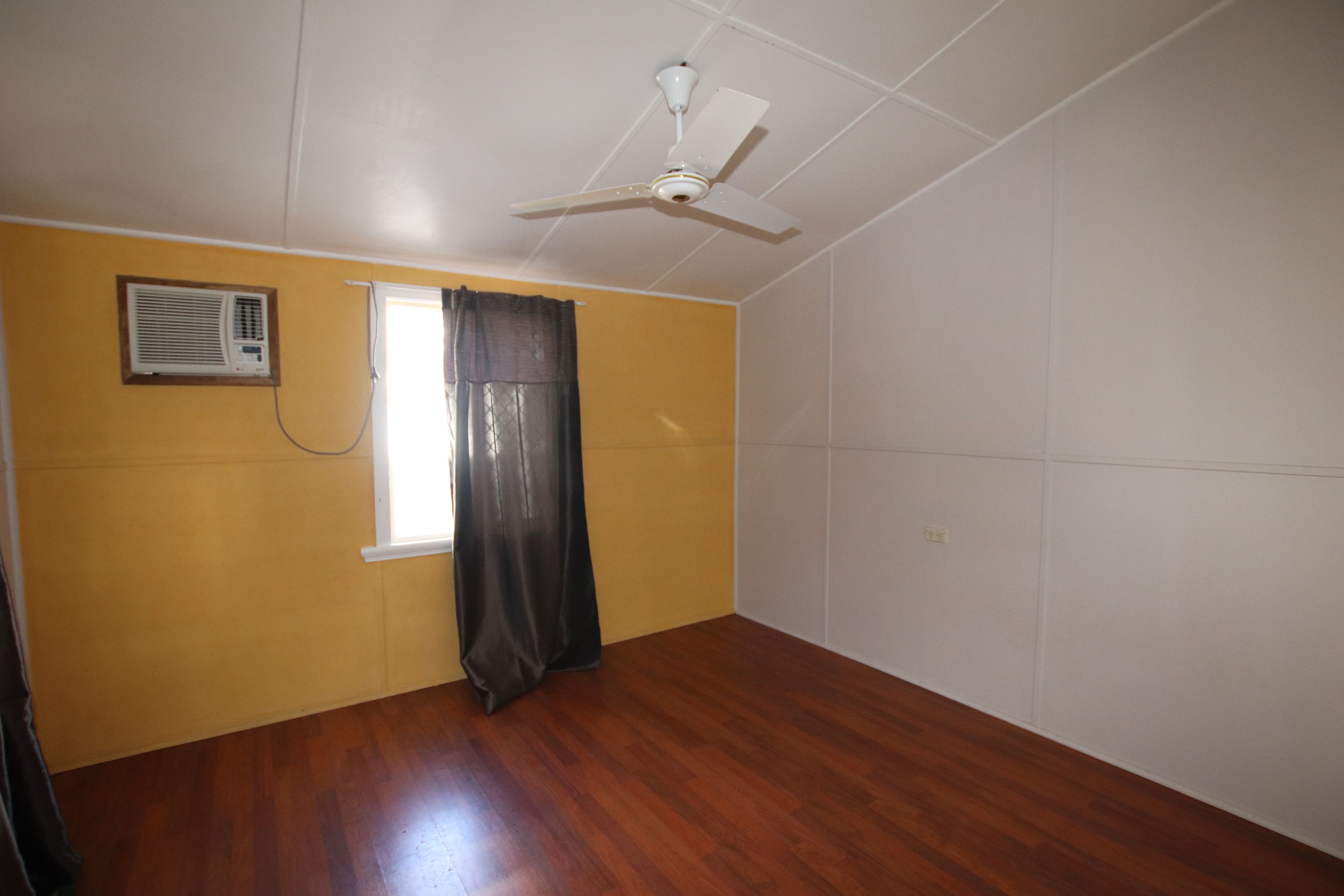 83 Grevillea Street — photo 7 of 11