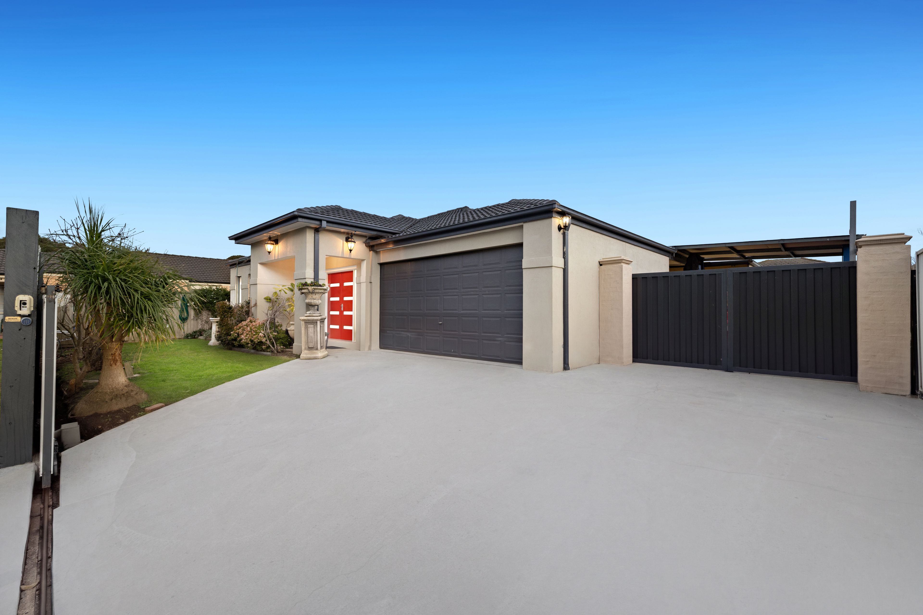 9 Hector Drive — photo 16 of 19