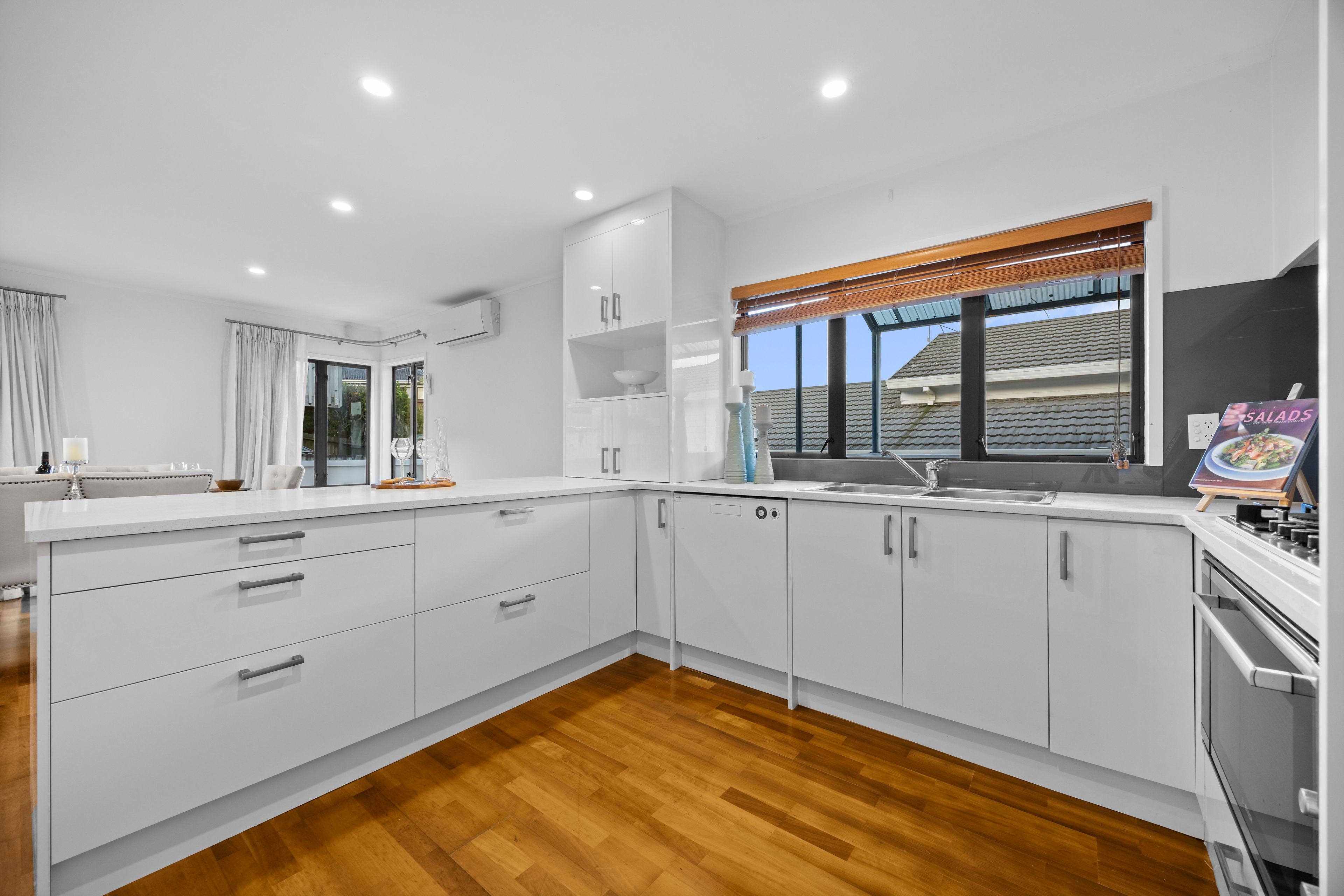 7 Cherub Place, West Harbour, Waitakere City