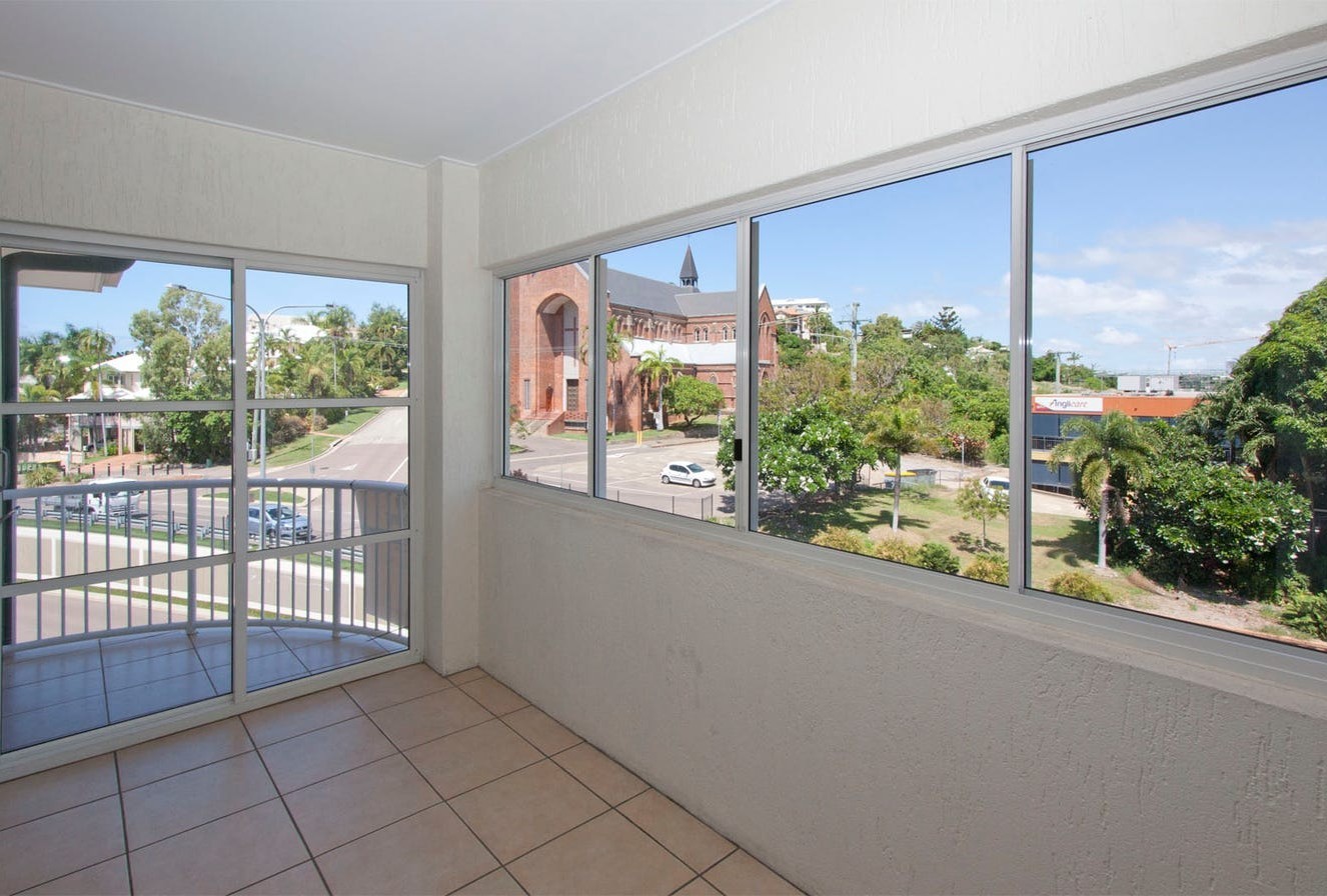 4/2 Oxley Street, North Ward, QLD 4810