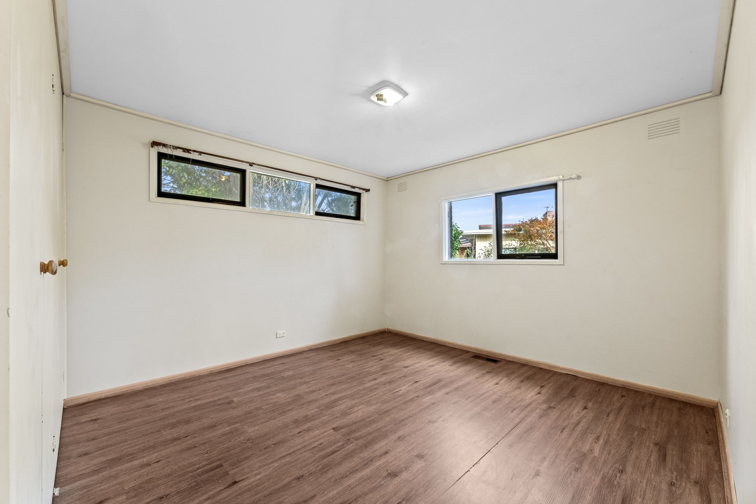 2 Earls Court — photo 10 of 14