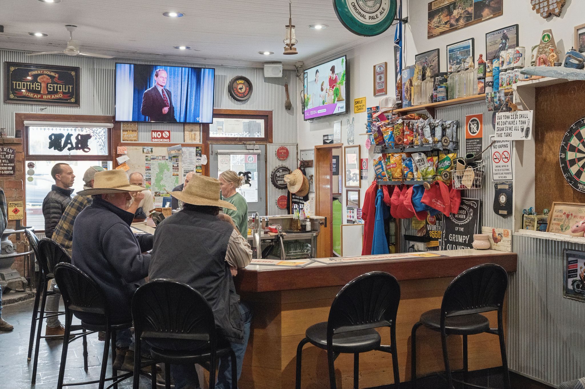 Historic Bredbo Inn , 1 Monaro Highway, Bredbo, NSW 2626 - Hotel ...