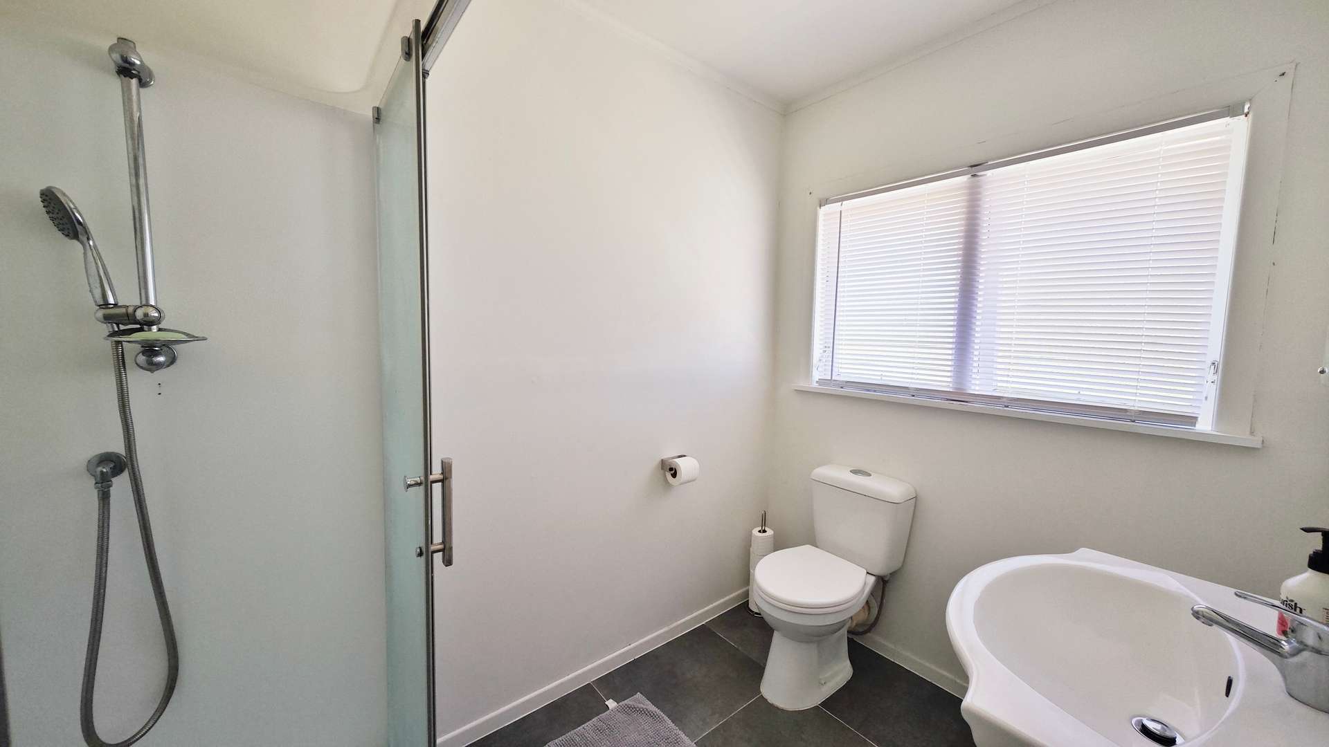 32 Collie Street photo 16