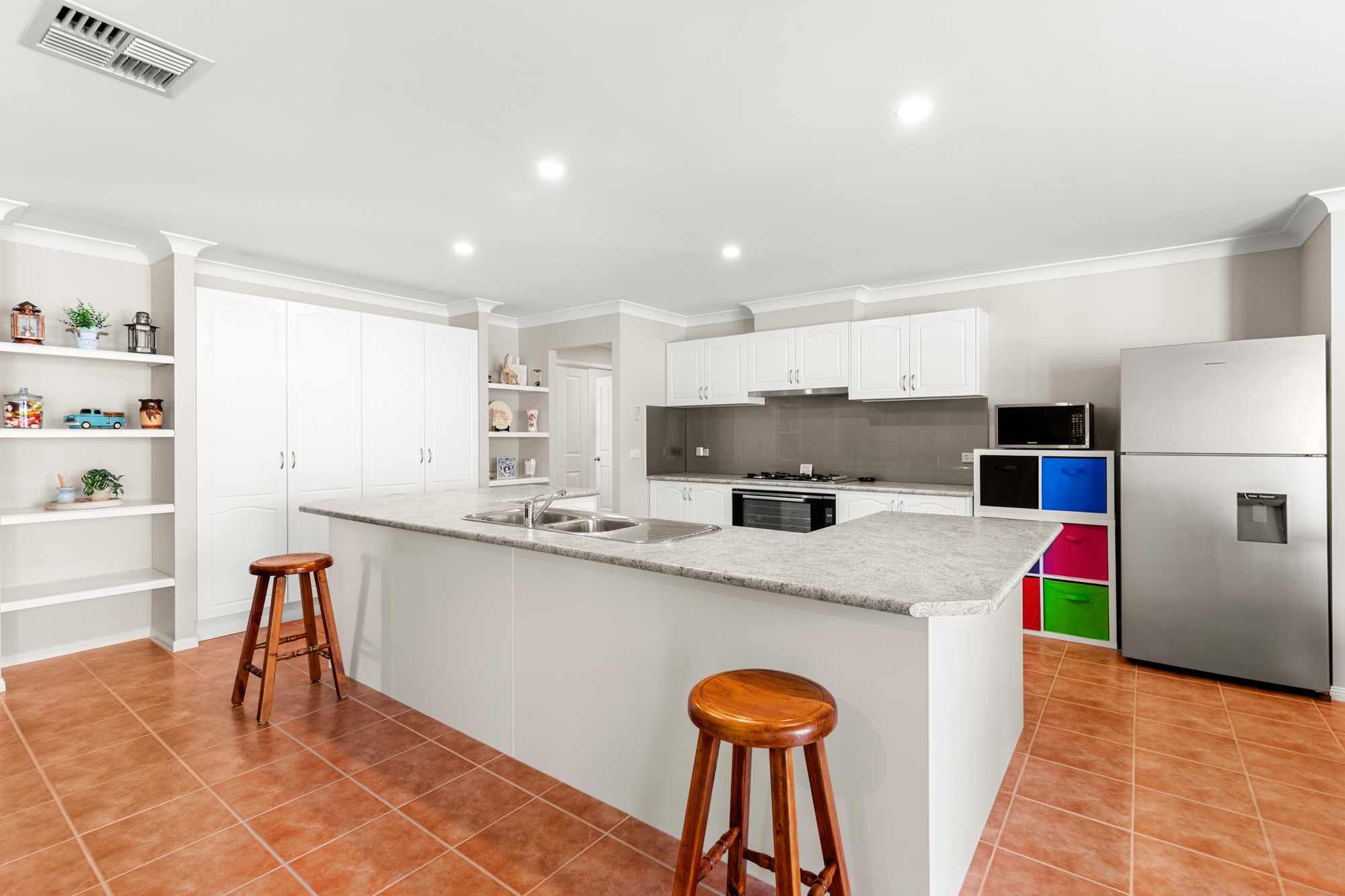 9 Burrumbeet Court, MANOR LAKES, VIC 3024