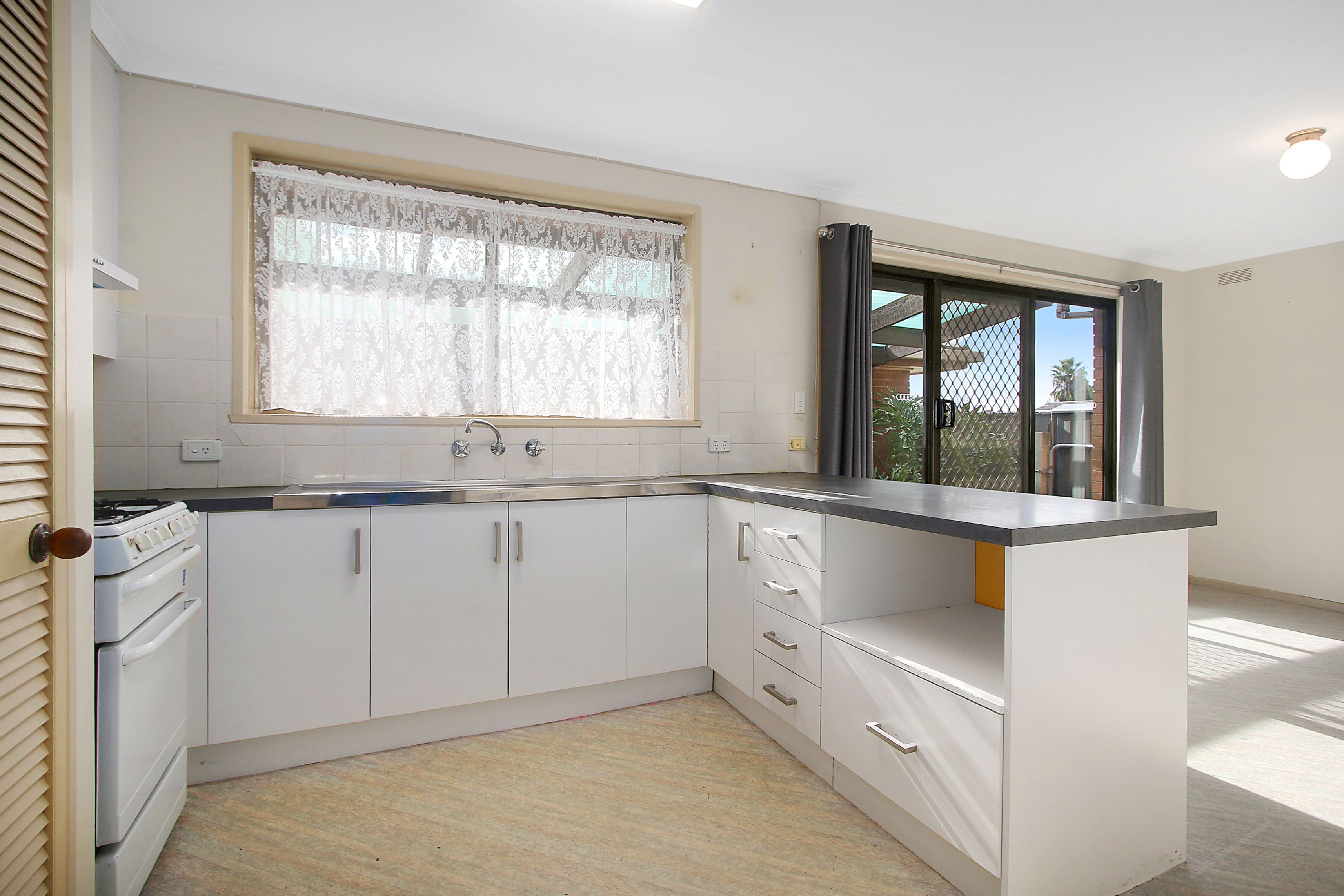 13 Serpentine Avenue, West Wodonga, VIC 3690