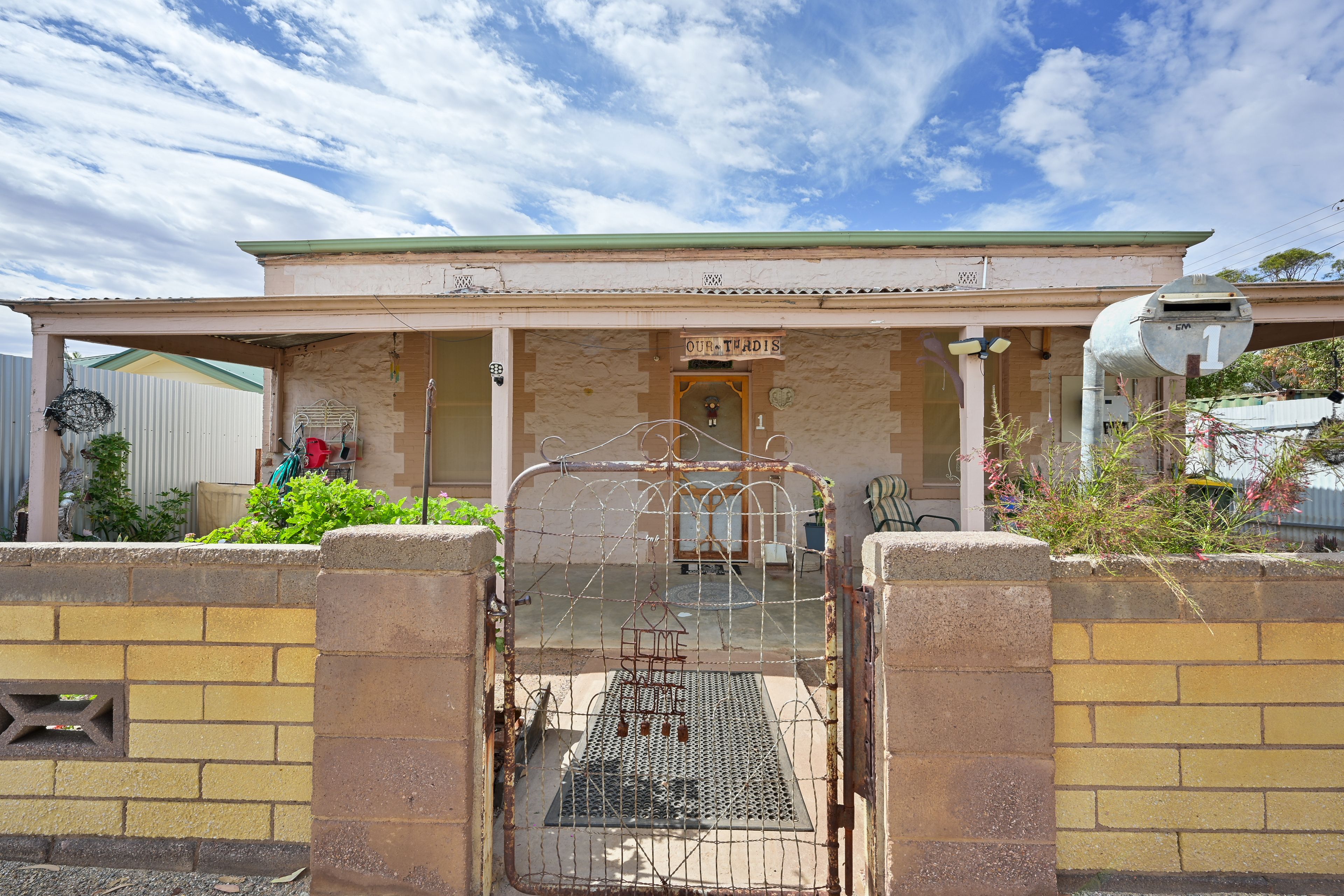 1 First Street, Quorn, SA 5433