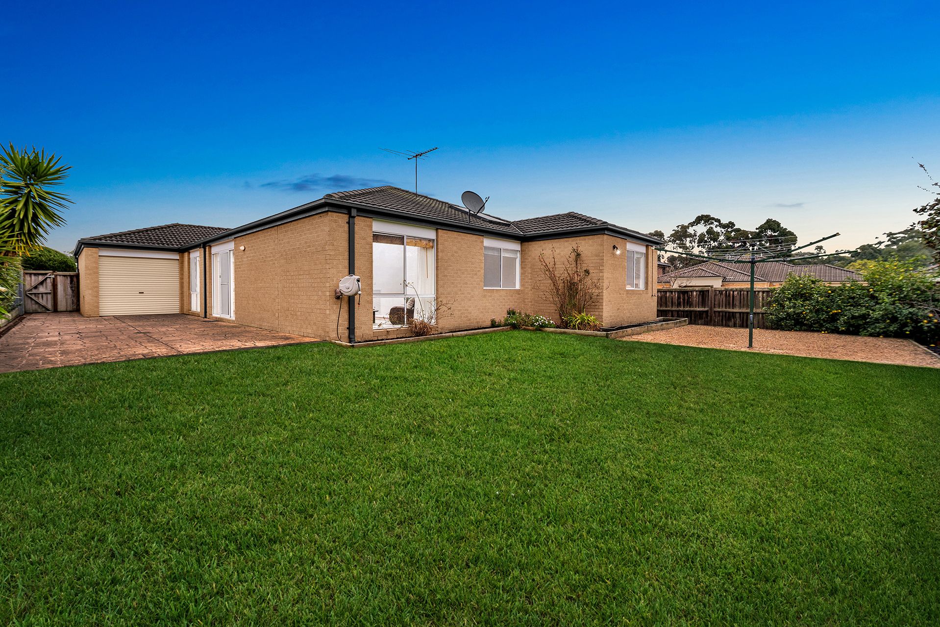 8 Ogle Way — photo 15 of 18