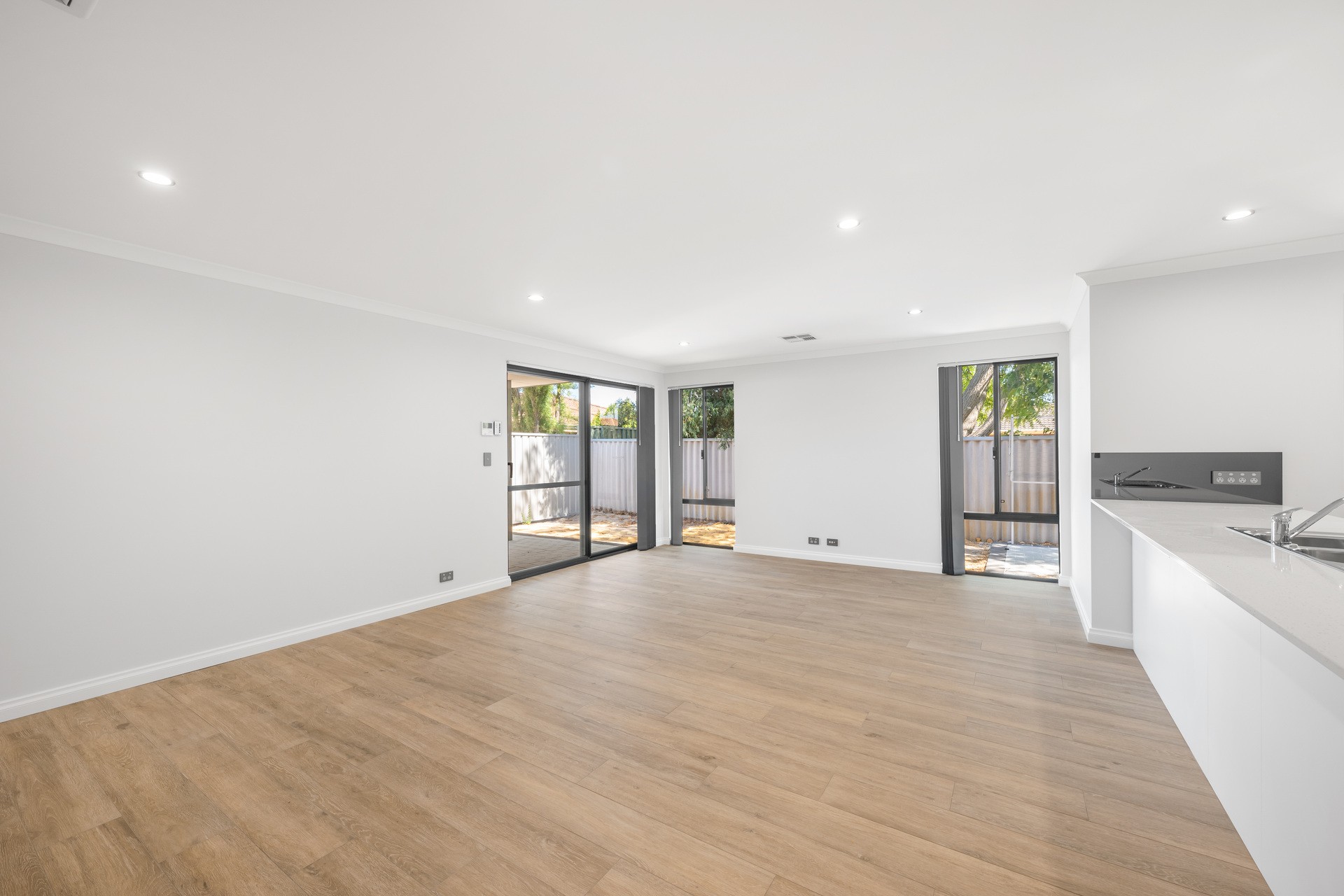 8A Myrna Way, Parkwood, WA 6147
