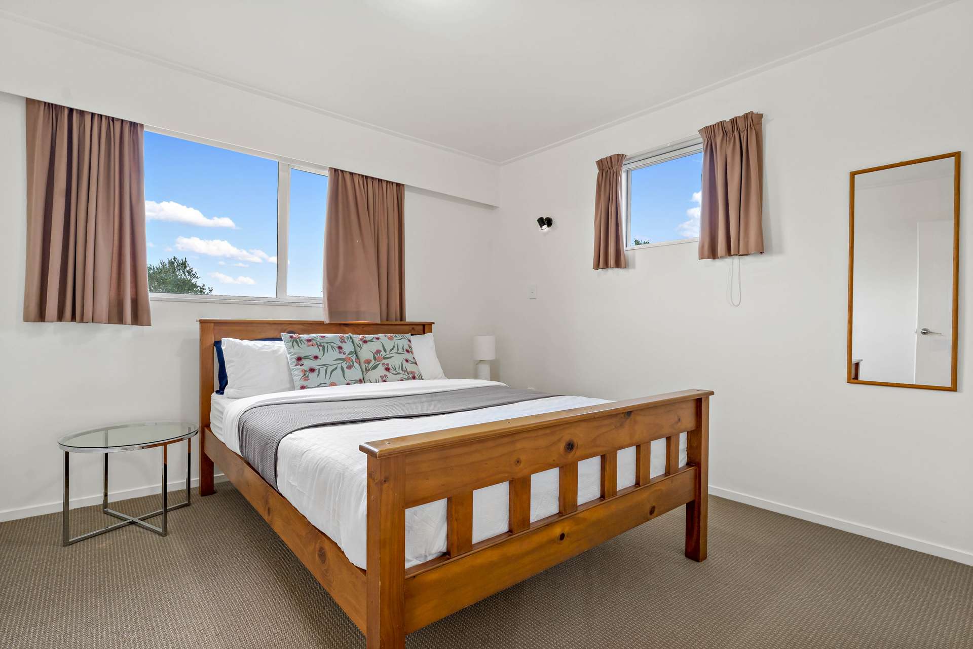 2/98 Halsey Drive photo 9