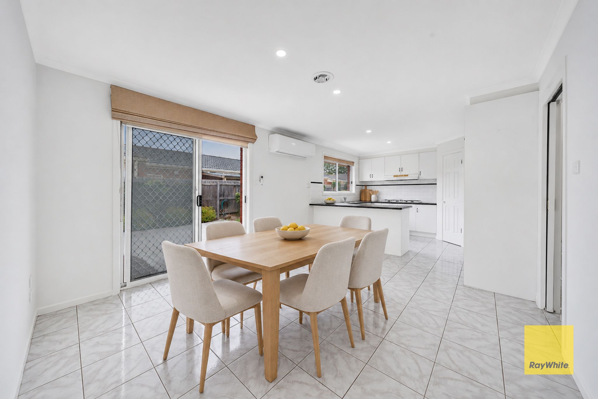 15 Moreton Court — photo 11 of 27