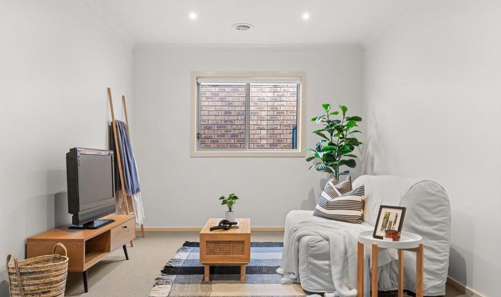 62 Brownlow Drive — photo 8 of 13