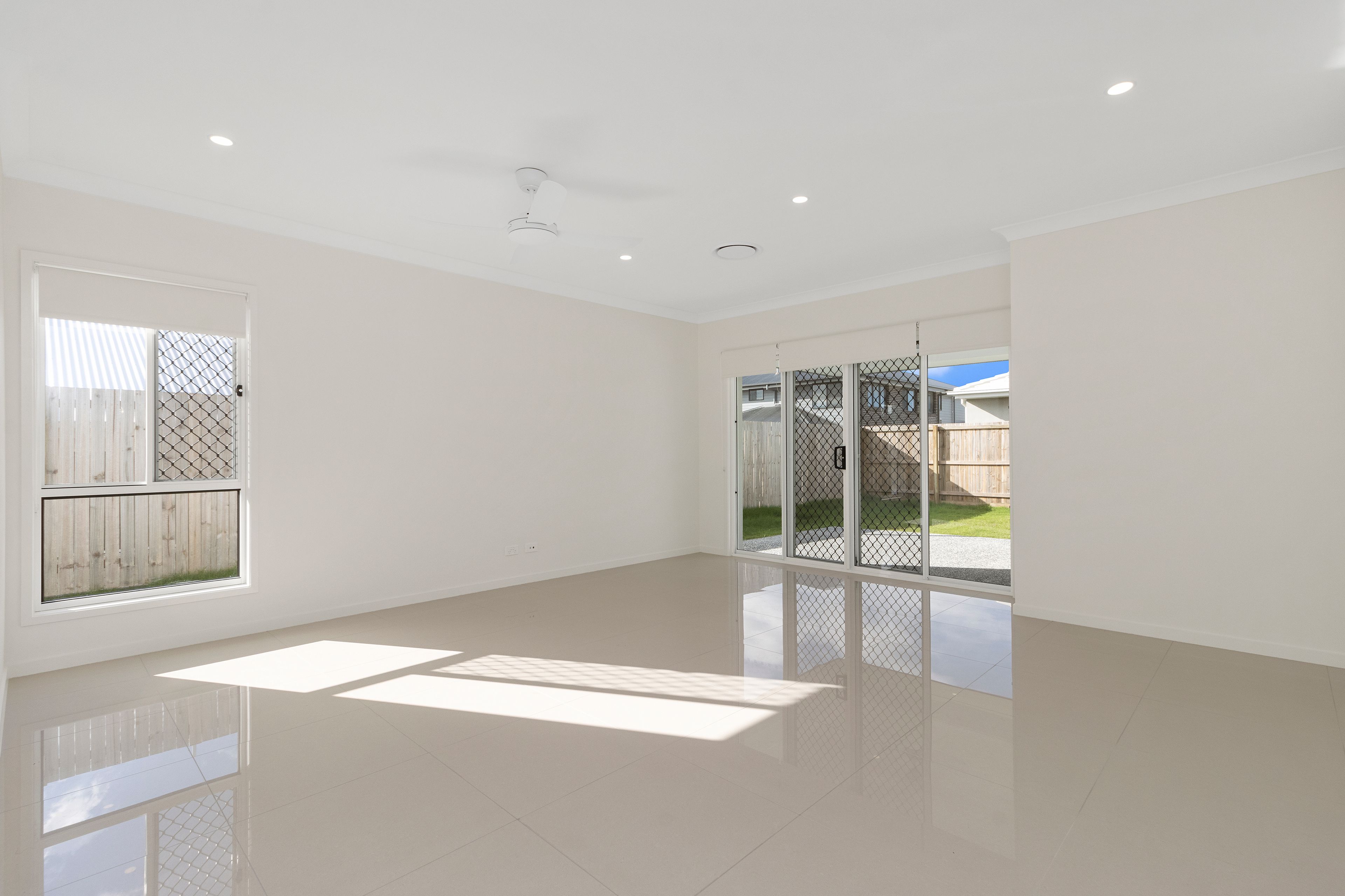 17 Plunkett Street, Redland Bay, QLD 4165