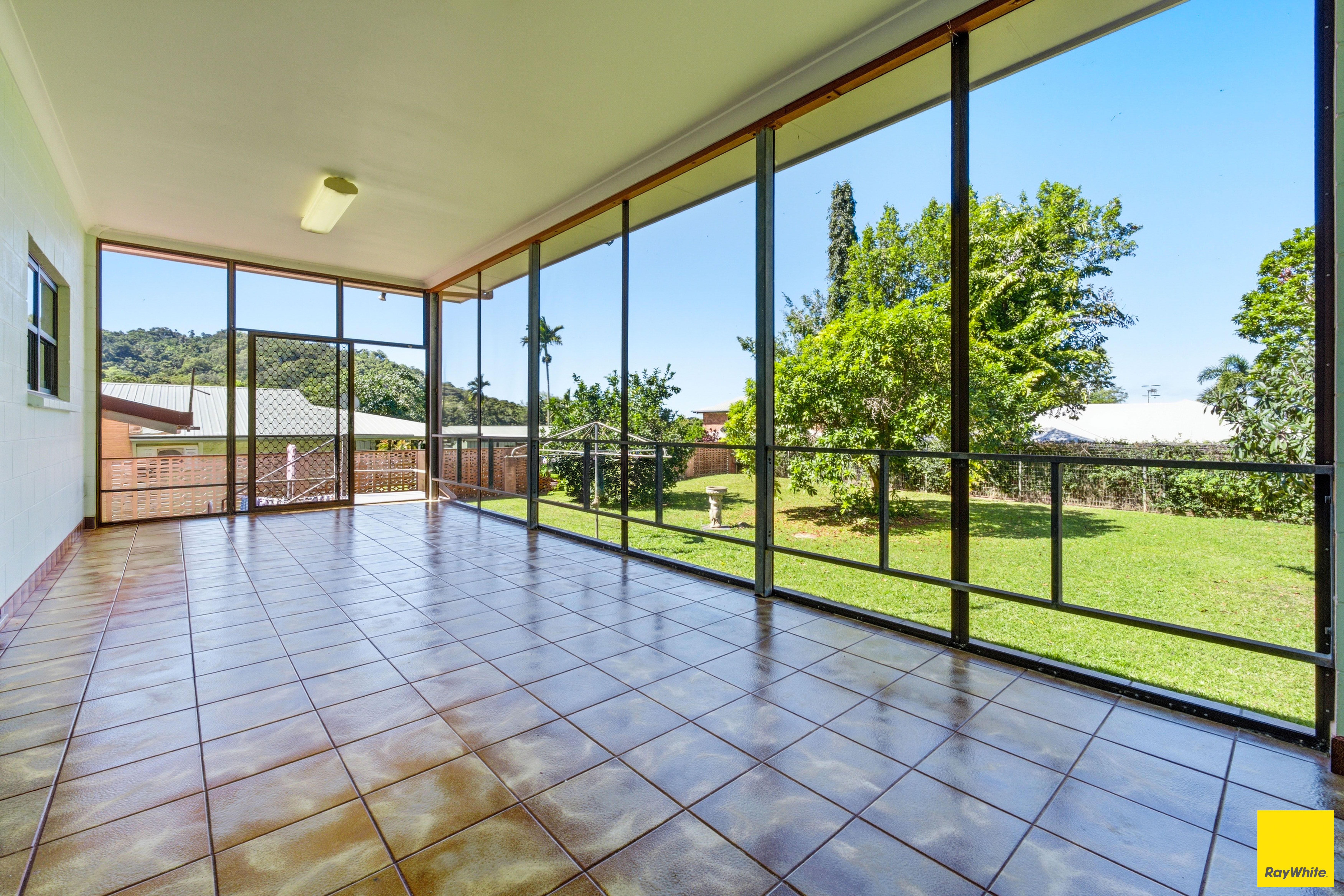 6 Grampian Close — photo 14 of 17