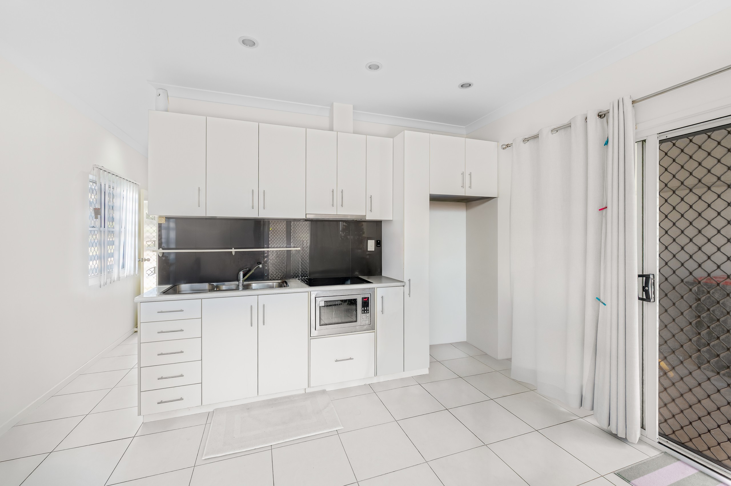 12 Harmony Drive, Clinton, QLD 4680