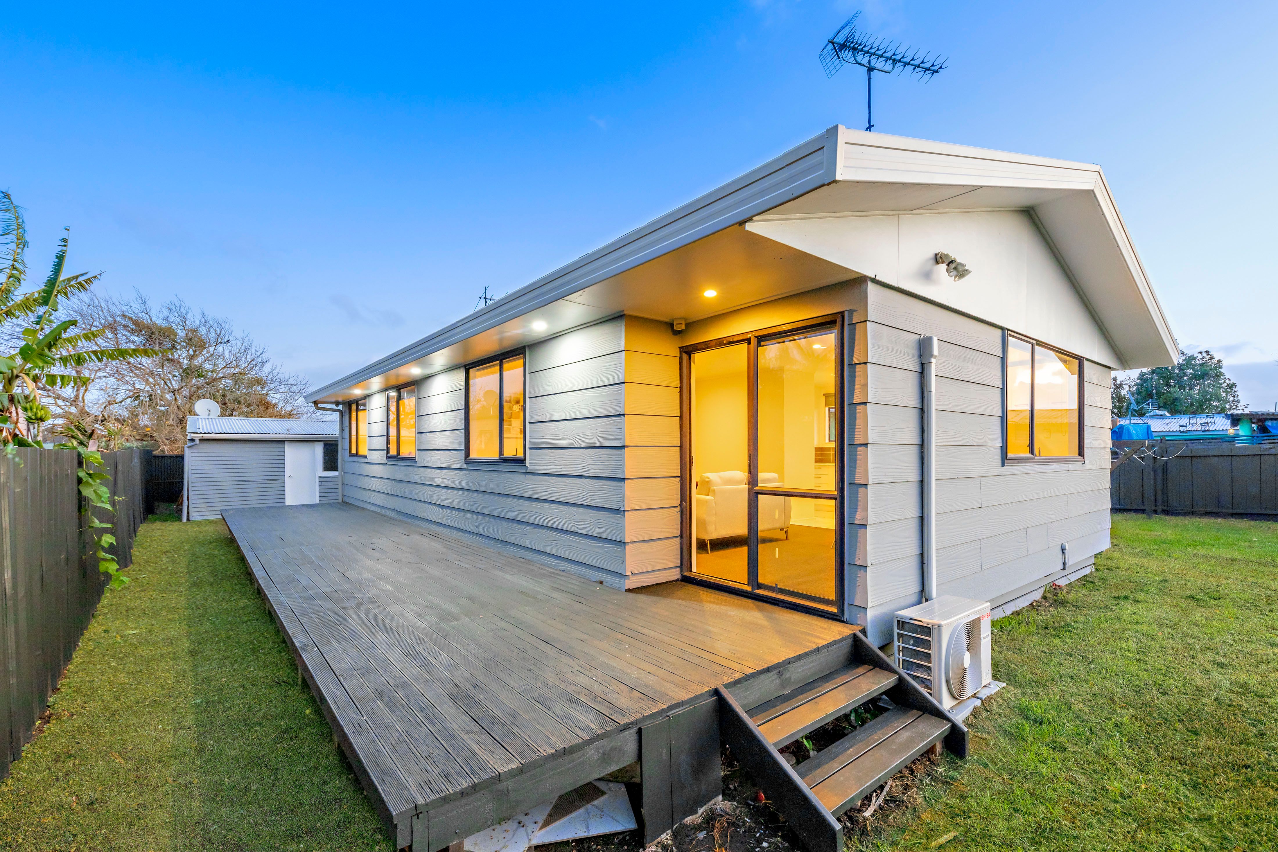 2/26 Caravelle Close, Mangere, Manukau City