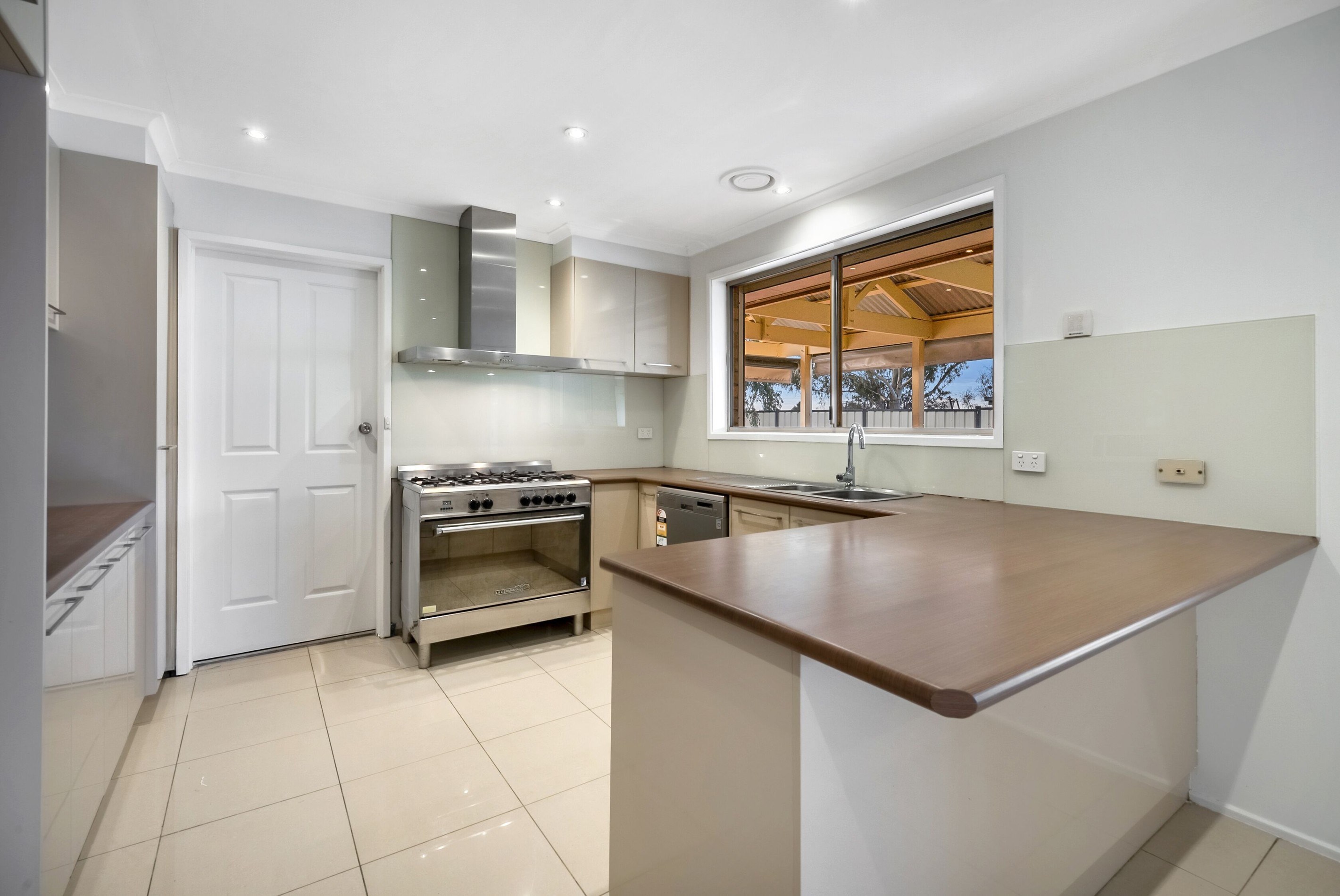 1 Monterey Court, Mill Park, VIC 3082