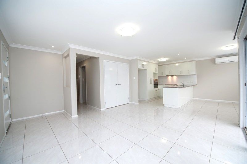 Unit 1/13 Wapiti Street, Kearneys Spring, QLD 4350