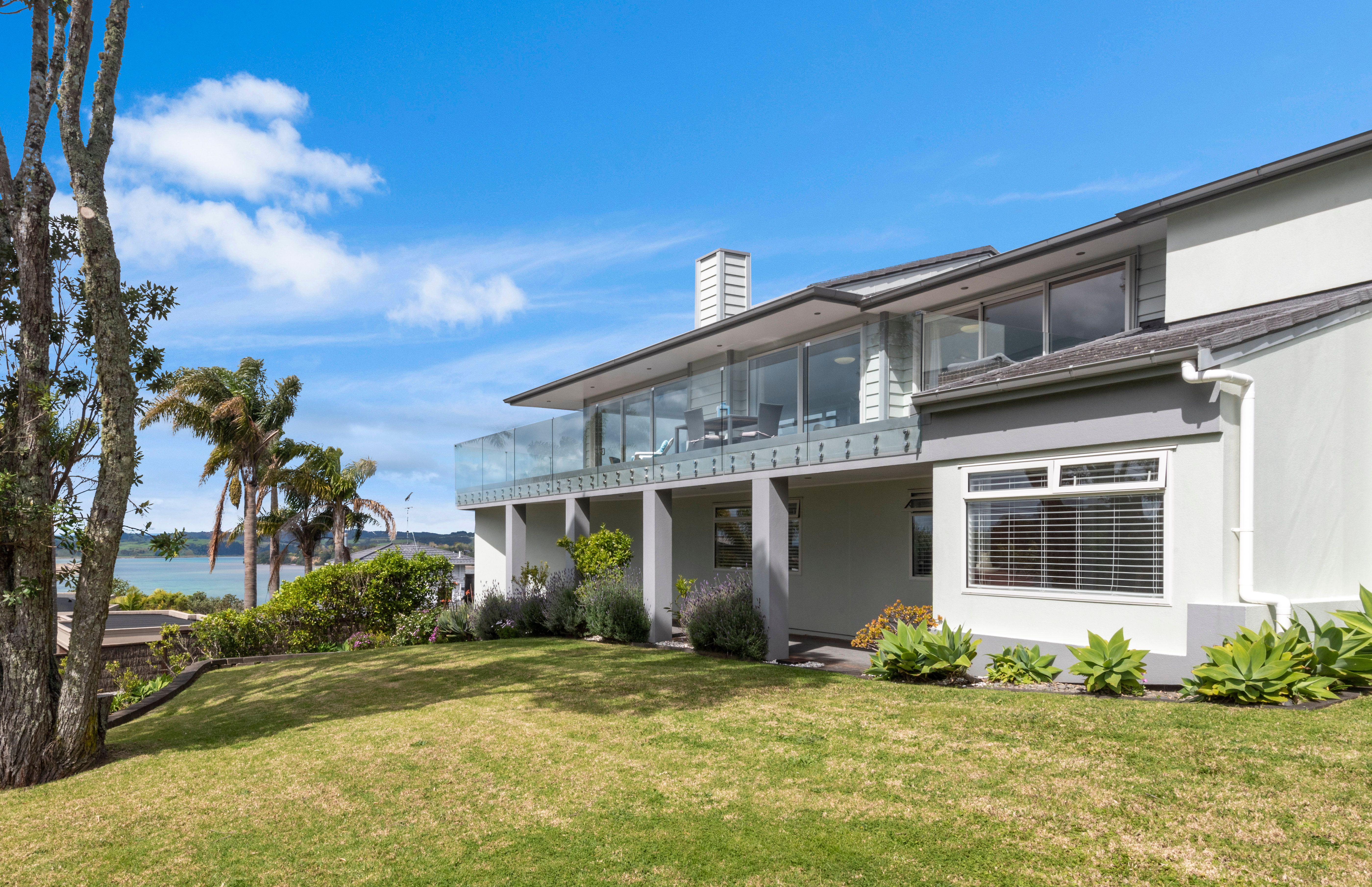15 Tui Vale Road, Cockle Bay, Manukau City