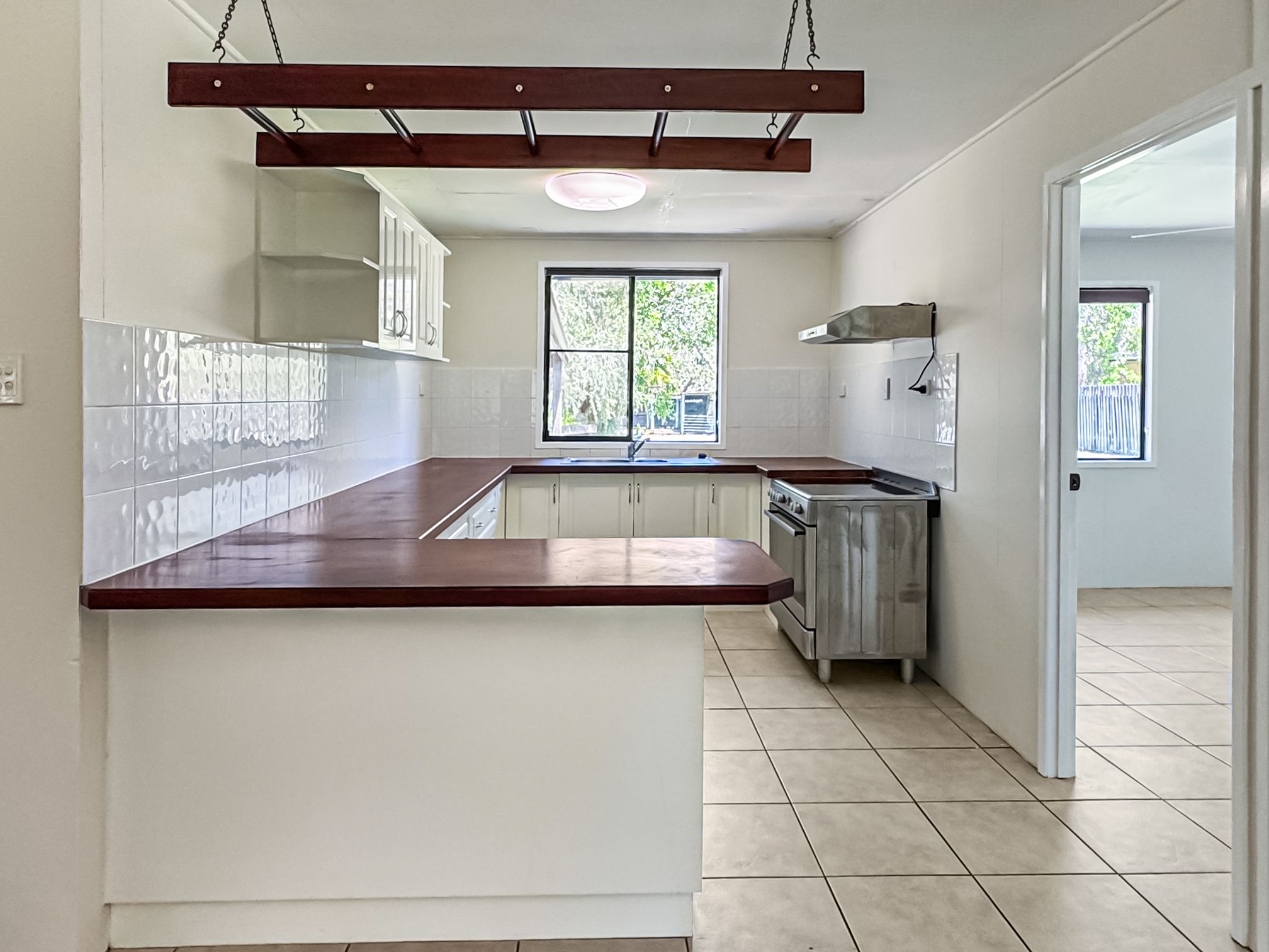 172 Five Mile Road East, Teddington, QLD 4650