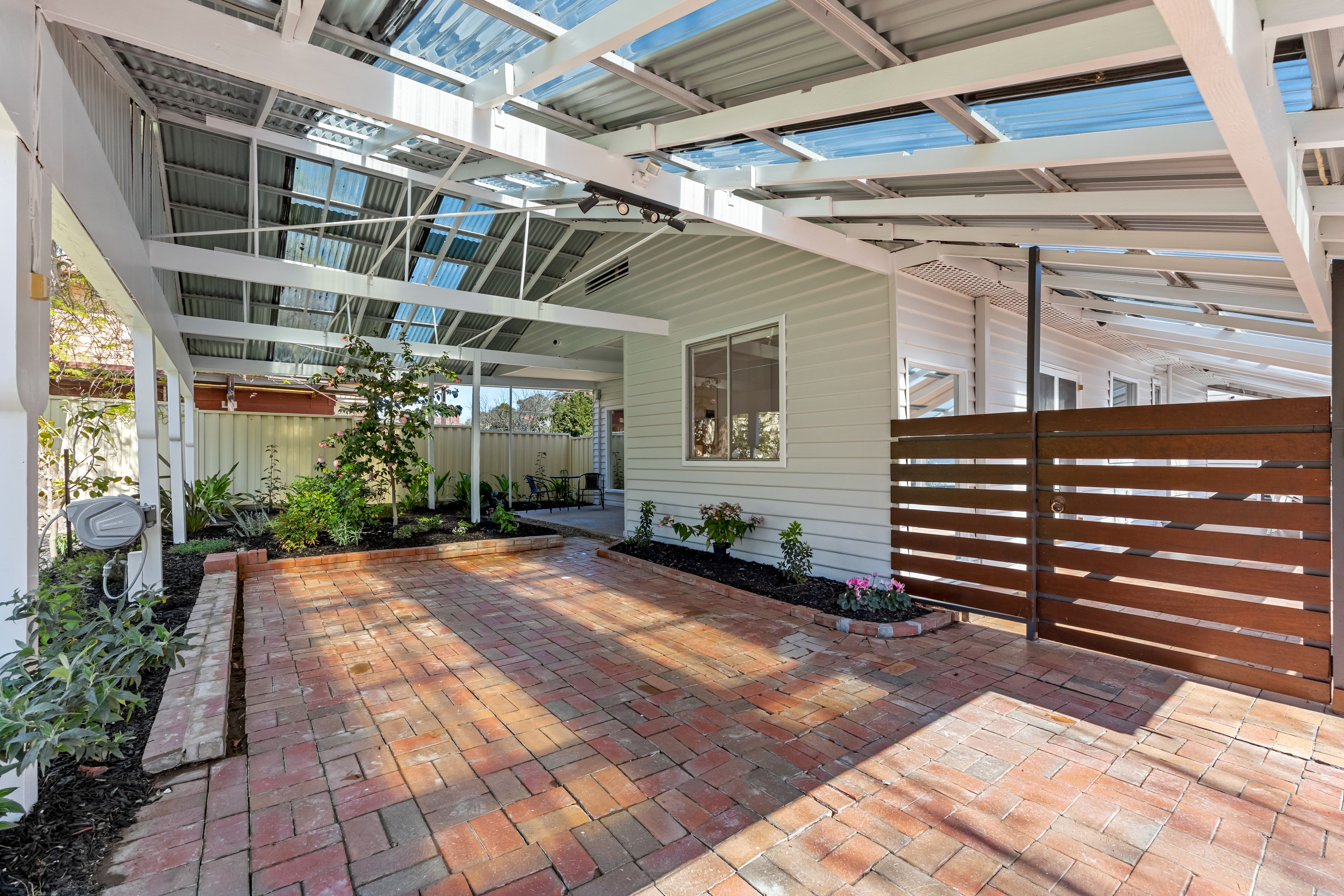 328 Richards Street — photo 24 of 30