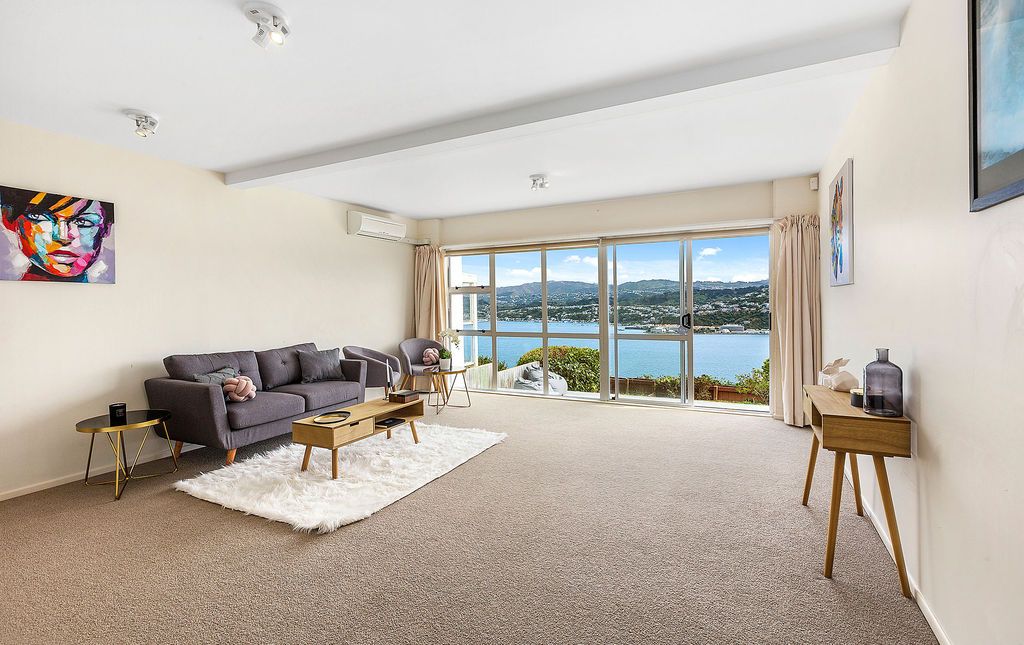 131 Akaroa Drive, Maupuia, Wellington City