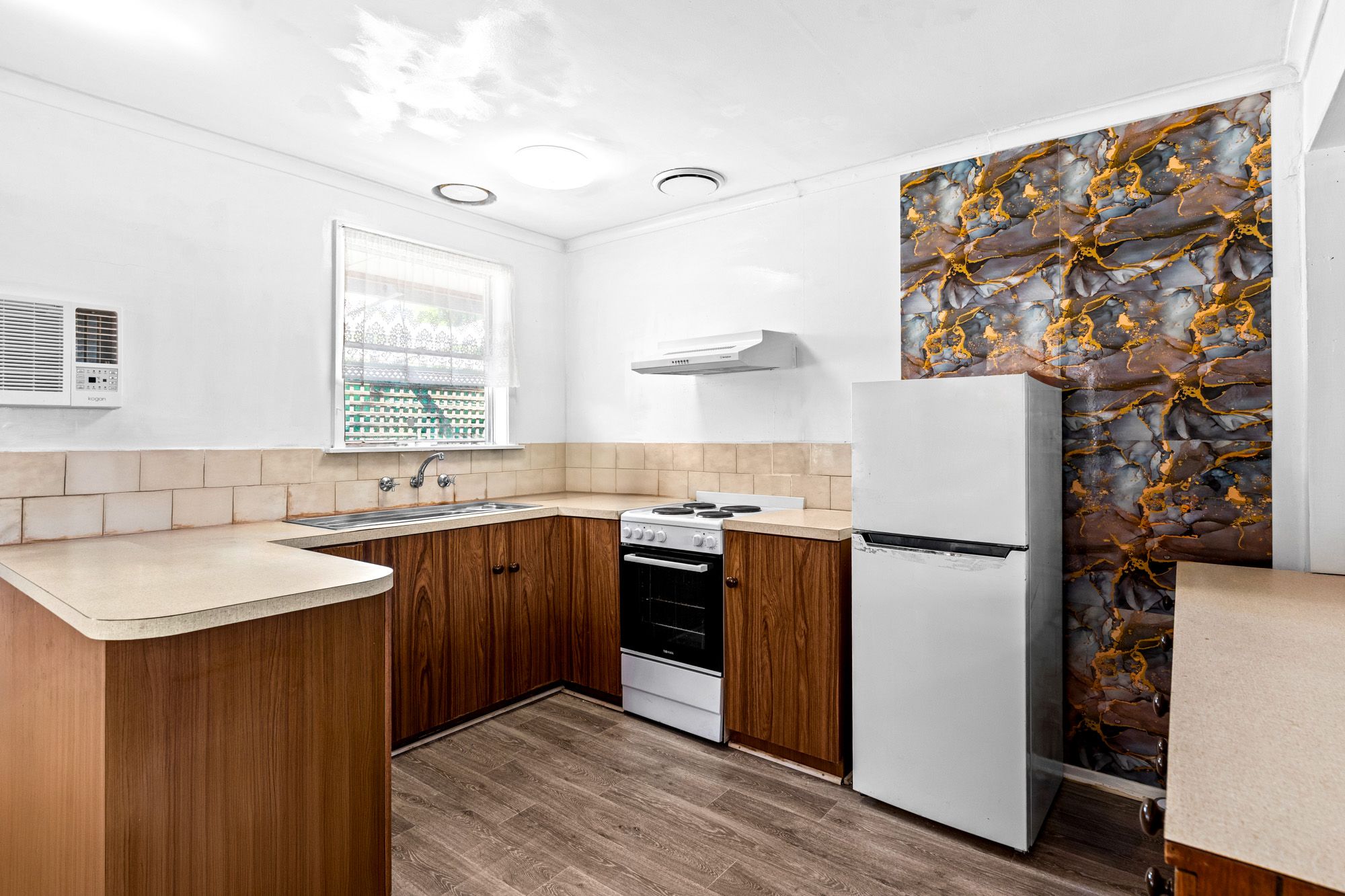 24 Richmond Crescent — photo 3 of 10