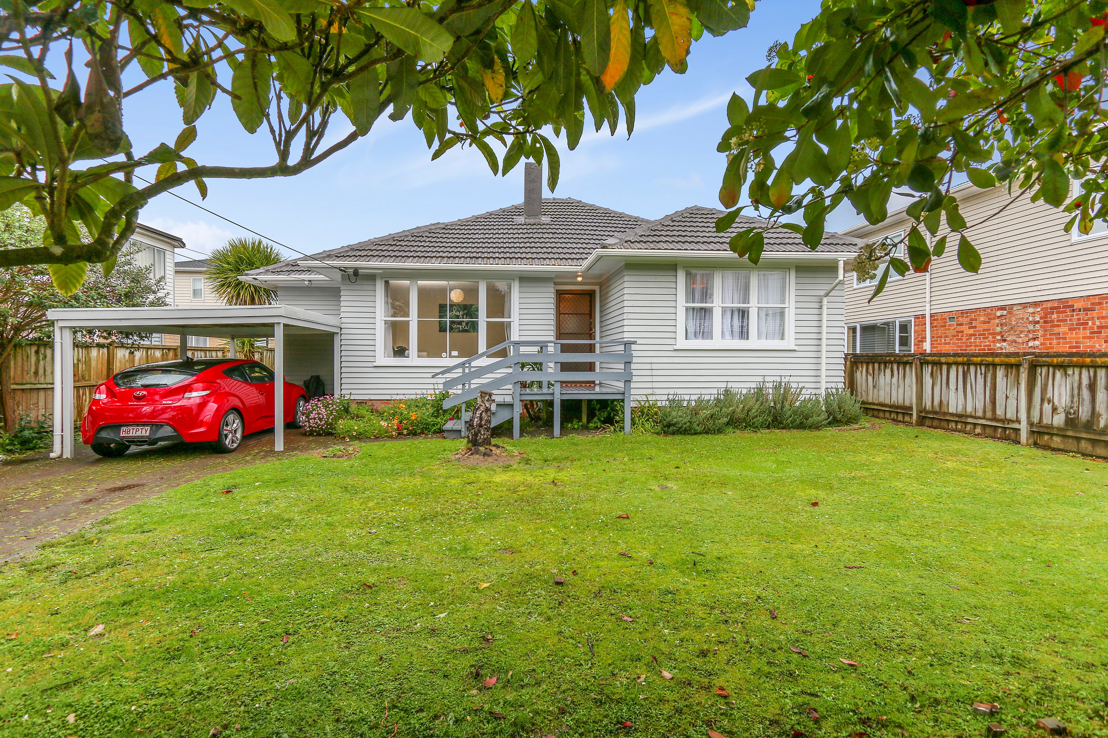 17 Woodford Avenue, Henderson, Waitakere City